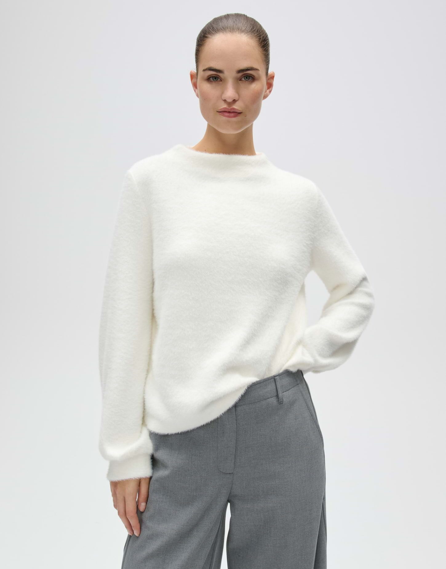 OPUS Sweatshirt Gufemi aus Polyamid mit Bouclé-Struktur Gerade Form mit Funnel Neck und weicher Bouclé-Struktur