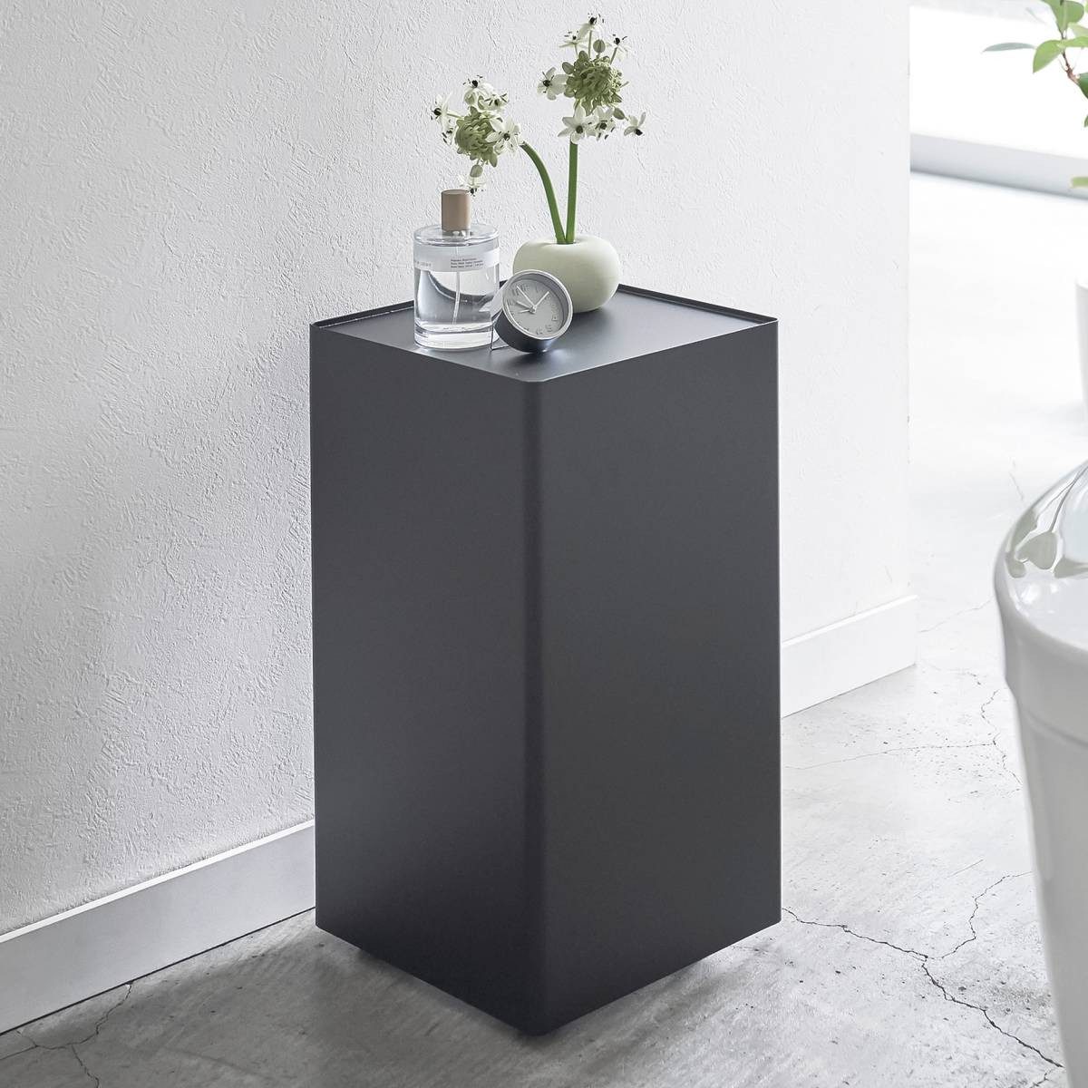 Yamazaki Toiletten-Ersatzrollenhalter "Tower" Toilettenpapier Aufbewahrung WC-Rollen Ersatzrollen 23x43x23cm, Toilettenpapierständer, kleiner Schrank auf Rollen mit Ablage