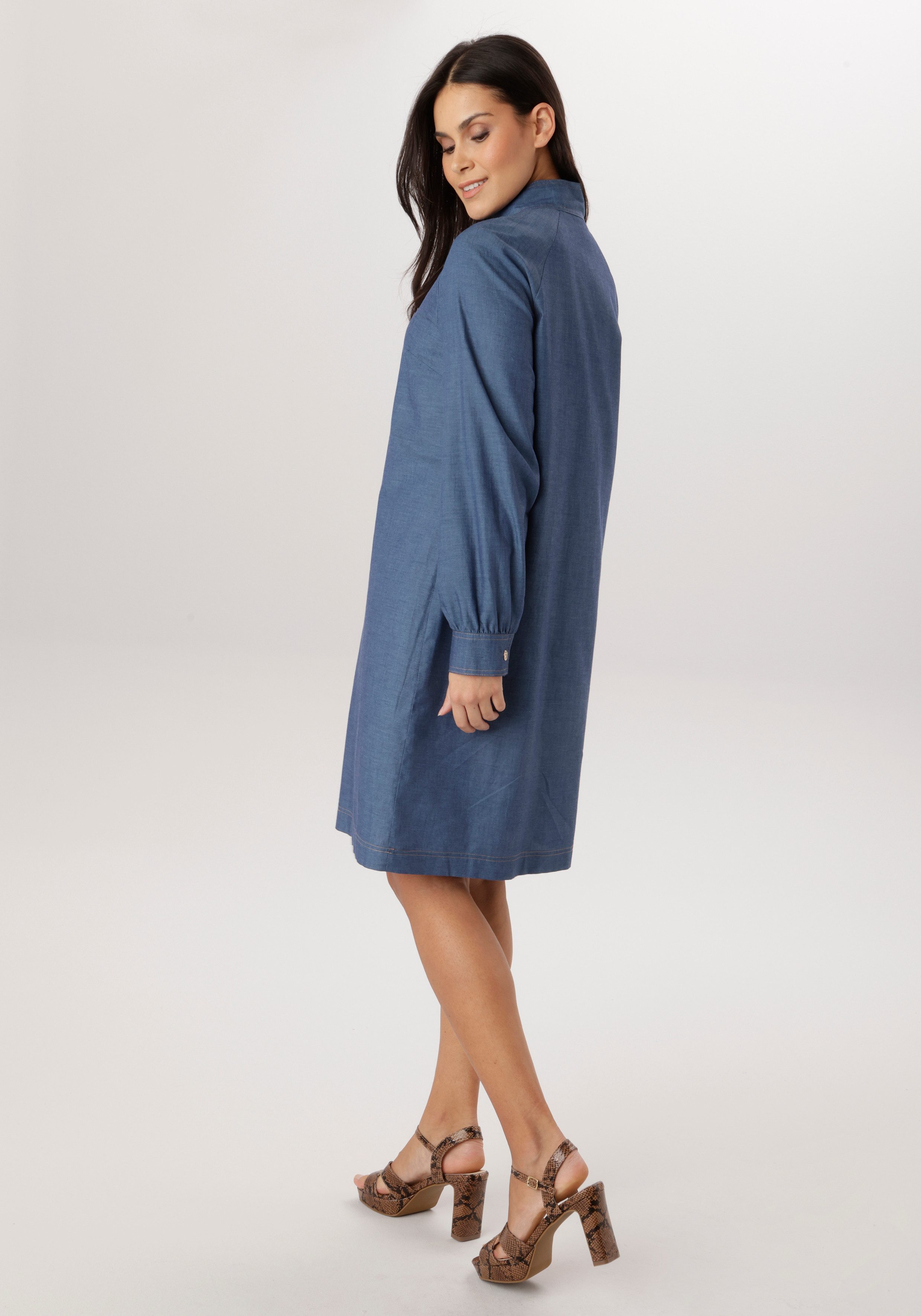 Aniston SELECTED Jeanskleid mit fixierter Schluppe zum Binden am V-Ausschnitt