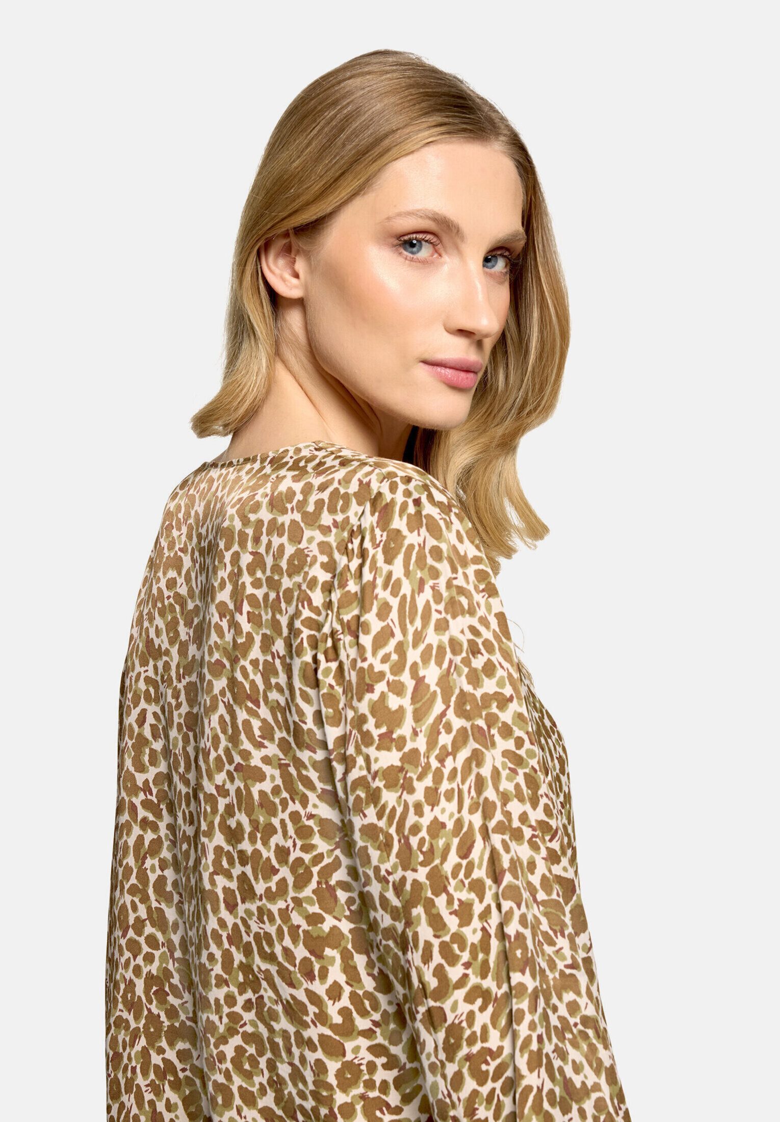 Betty Barclay Schlupfbluse Damen mit Leoprint – Bild 5 von 5