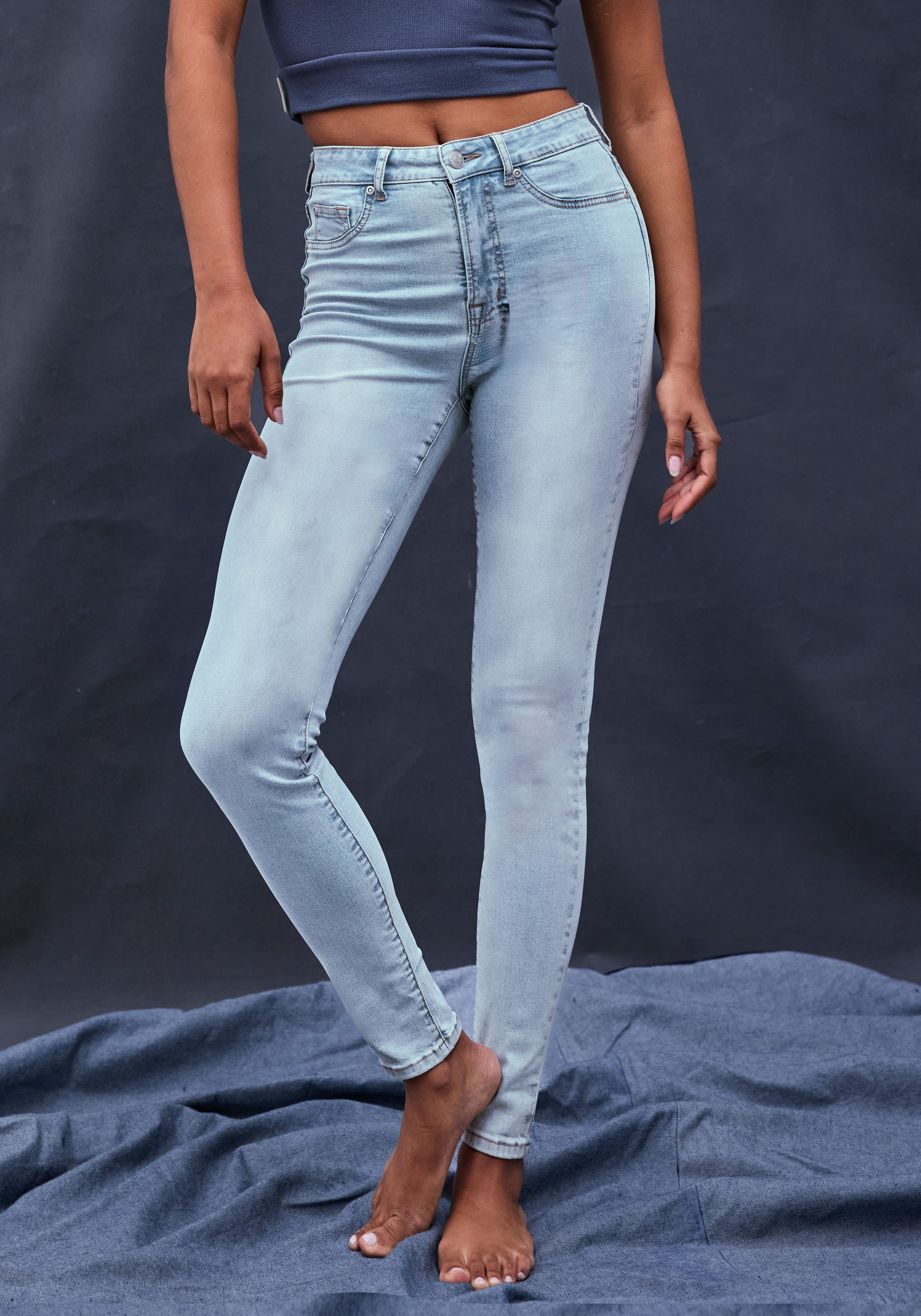 LASCANA Jeansjeggings mit Stretch-Anteil in Röhrenform