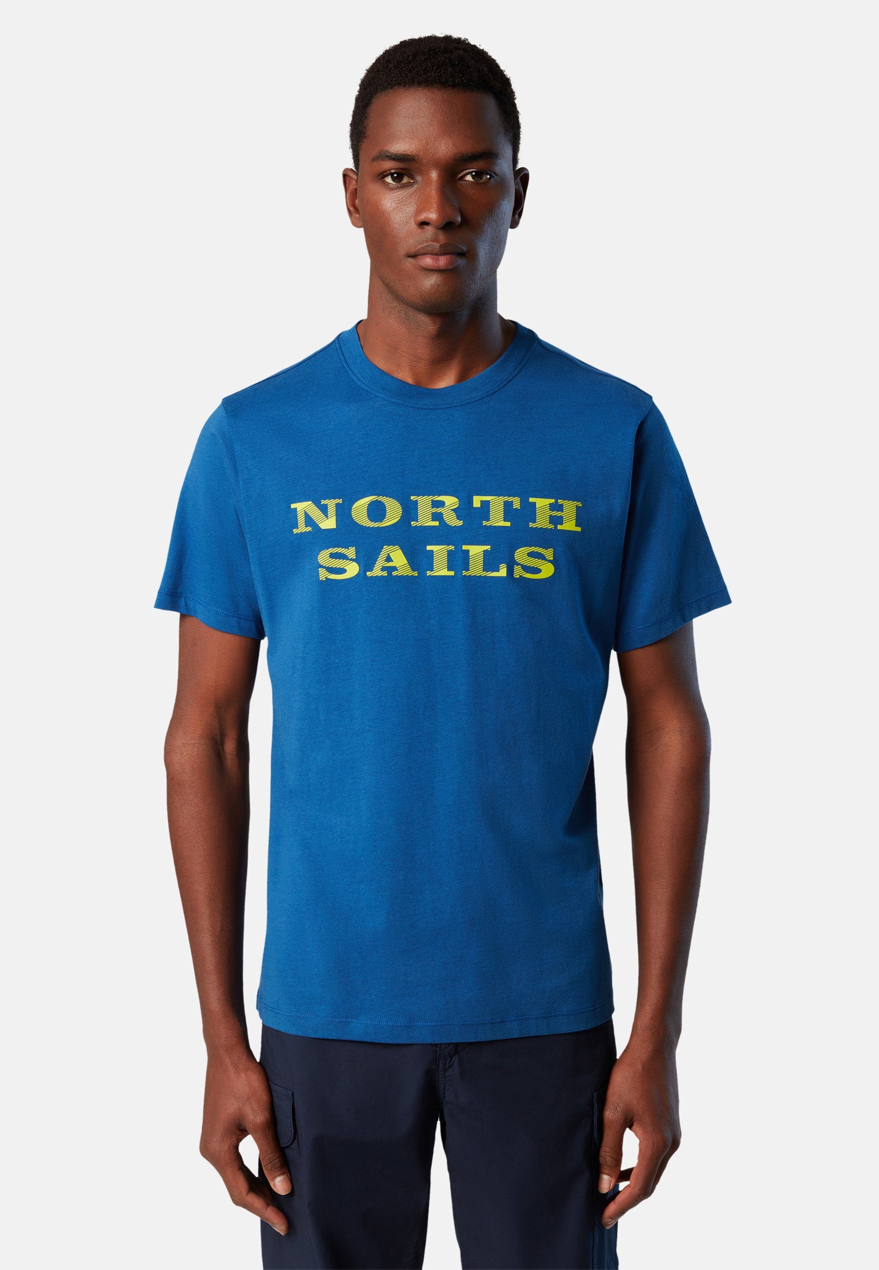 North Sails T-Shirt T-Shirt mit Brustaufdruck Ton-in-Ton-Nähte BRIGHT BLUE