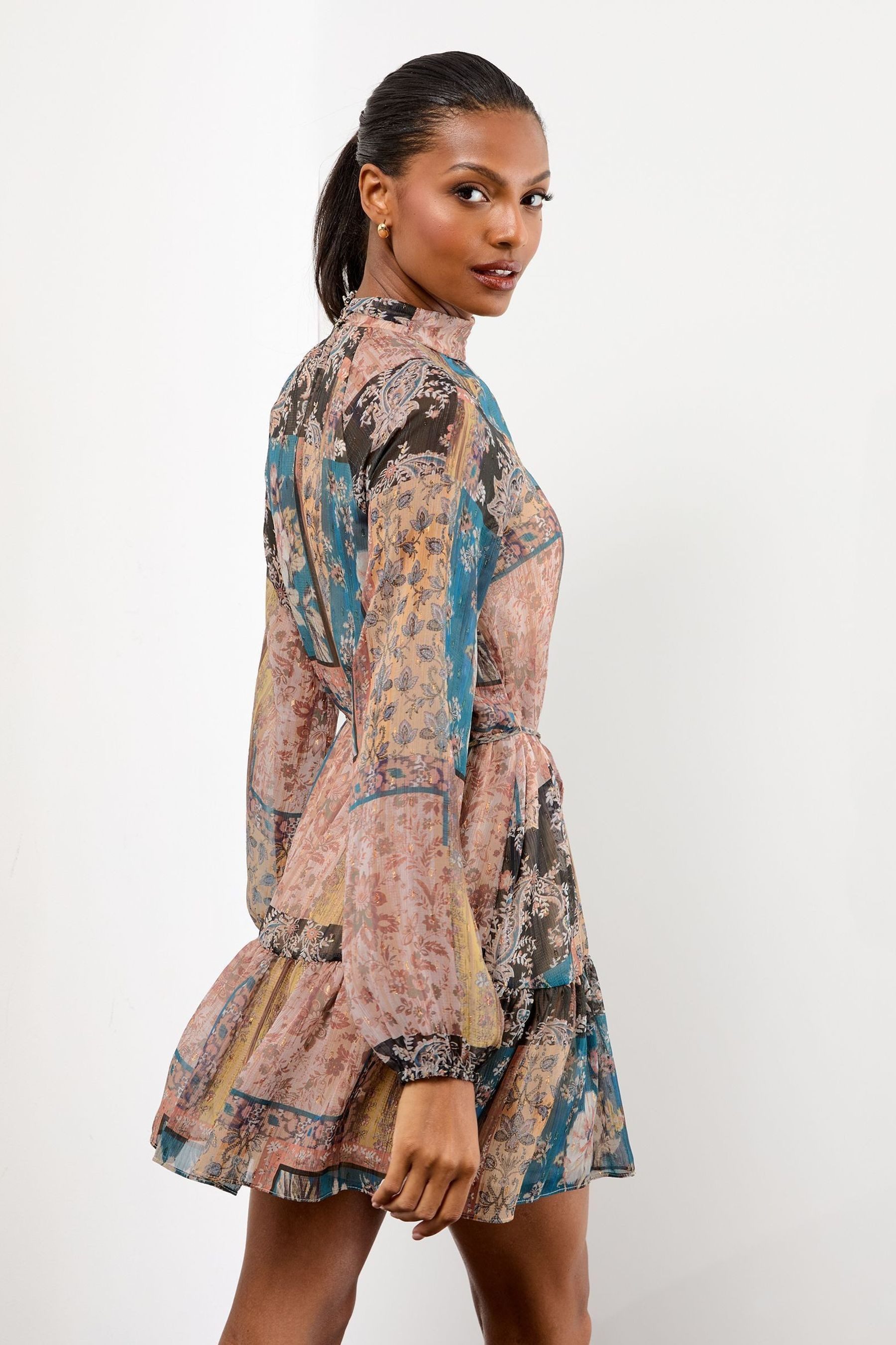 LIPSY Minikleid Lipsy Hochgeschlossenes Langarm-Minikleid, Regular (1-tlg) günstig online kaufen