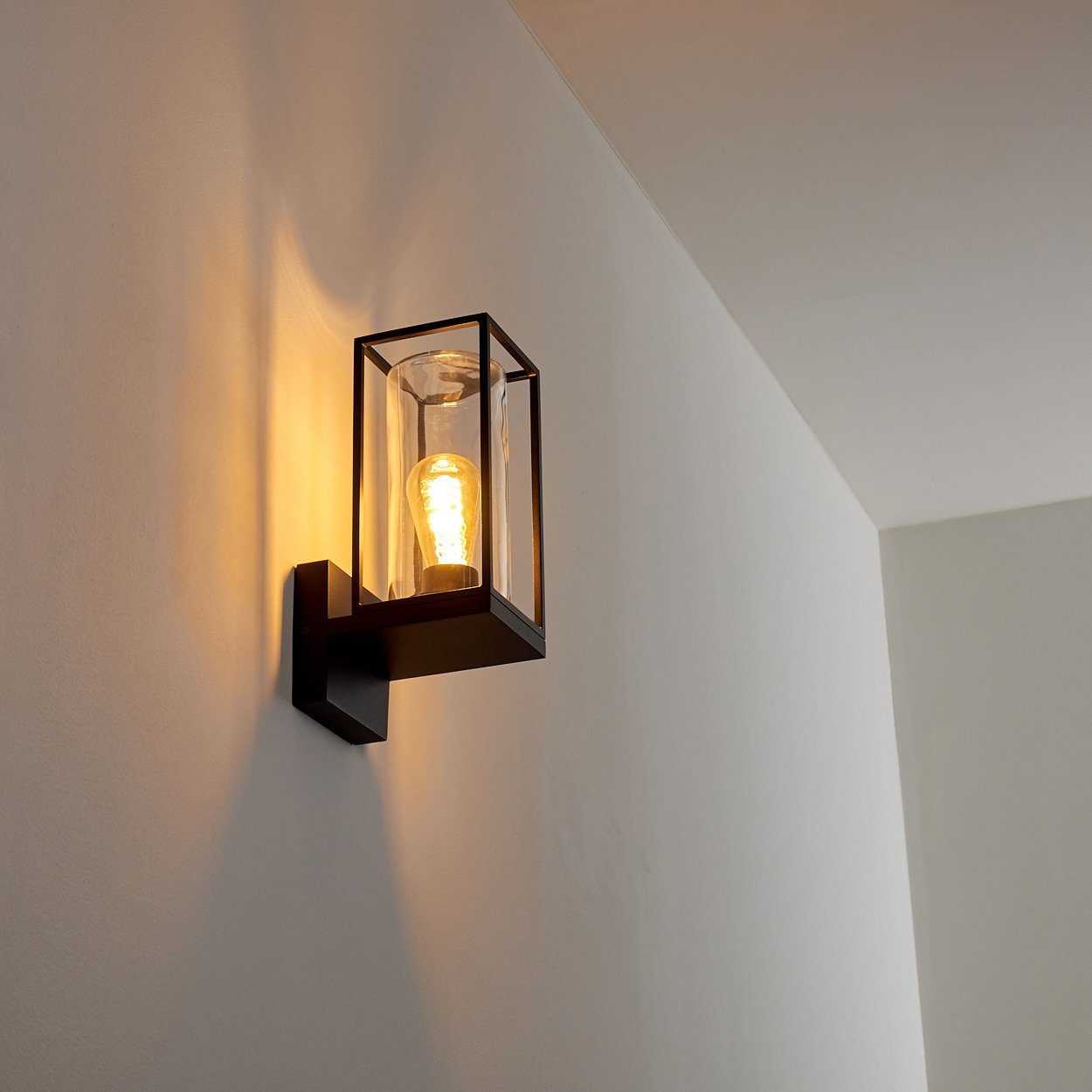 2 E27, und Schwarz Gläser IP44 Industrial Style »Besana« Wandlampe ohne Außen-Wandleuchte aus der hofstein Außenlampe Lichteffekt Leuchtmittel, in Metall an Wand, mit Rauchfarben/Klar,