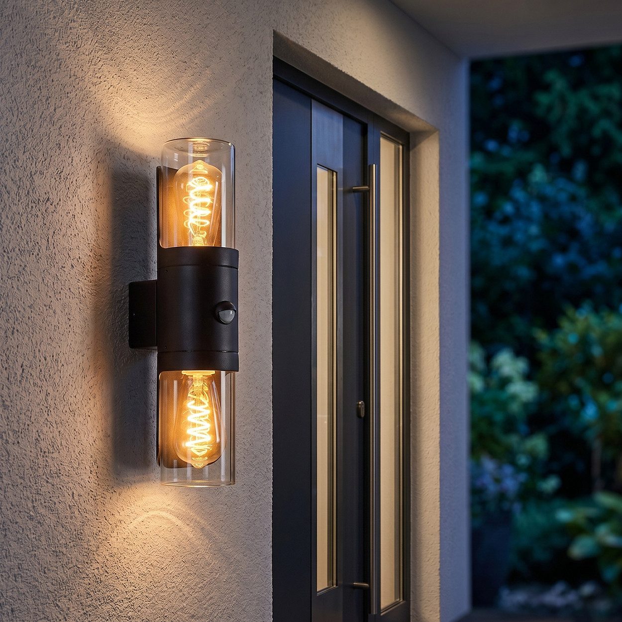 hofstein Außen-Wandleuchte Außenleuchte mit Bewegungsmelder aus Metall/Glas in Schwarz/Klar, ohne Leuchtmittel, Wandlampe für Terrasse/Hof, 2 x E27, ohne Leuchtmittel, IP44