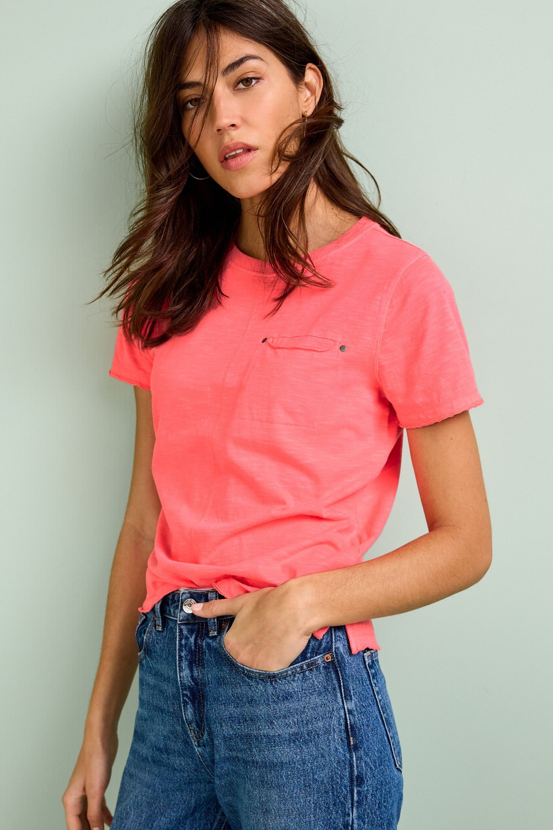 mit T-Shirt Rundhalsausschnitt Bright T-Shirt Pink und Next (1-tlg) Tasche