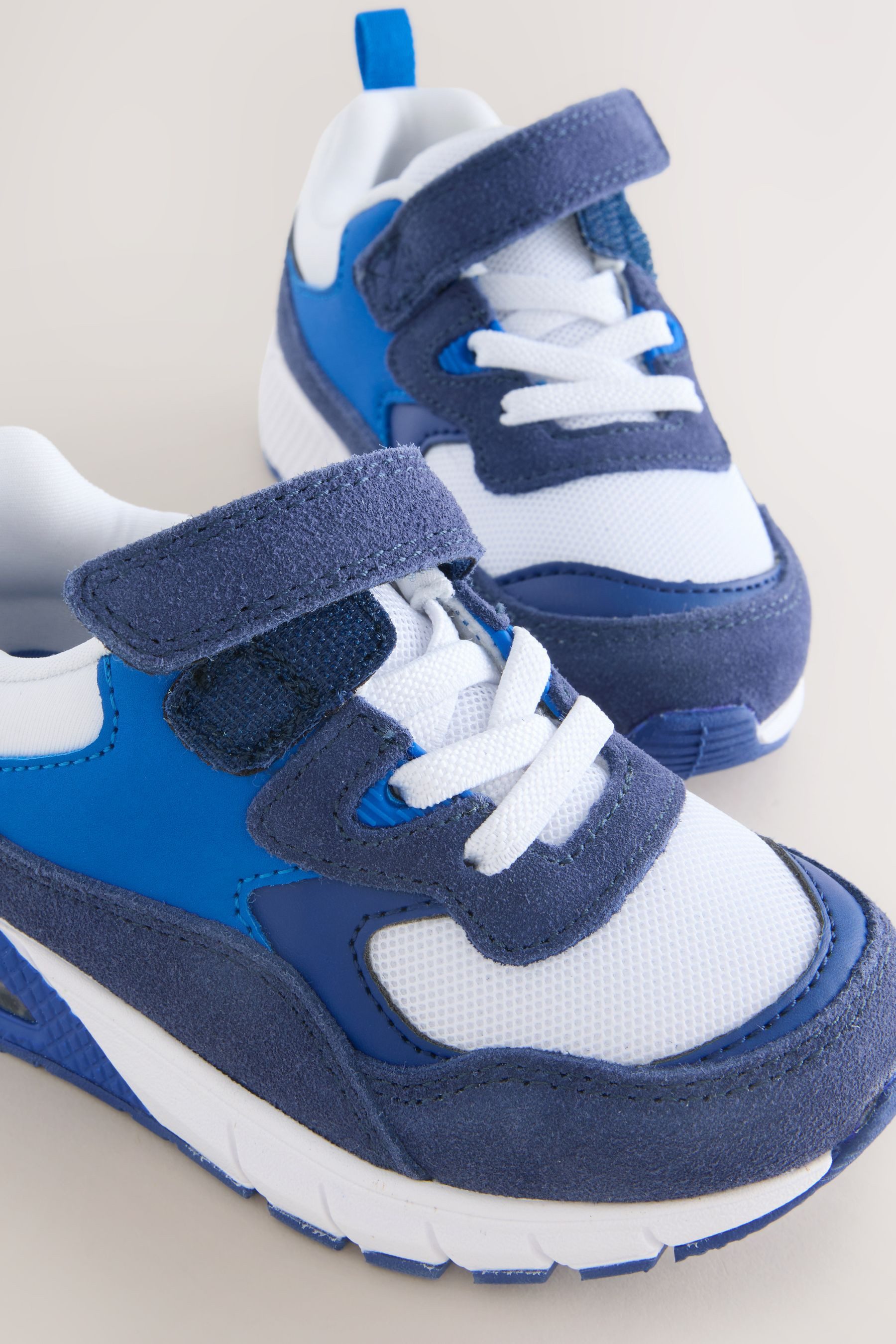 Next Elastischer Sportschuh mit Schnürung Sneaker (1-tlg)