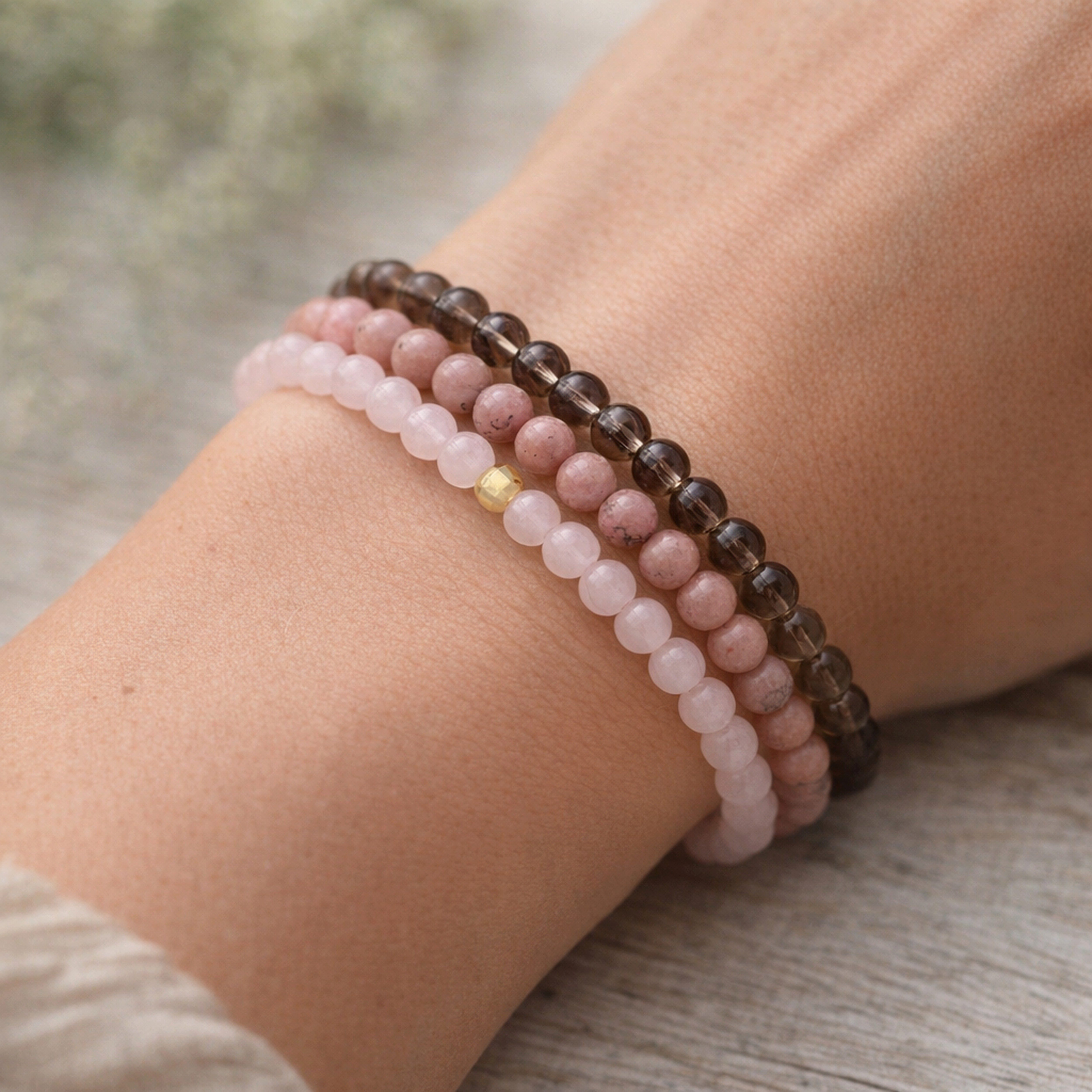 Lebensquelle Plus Armband Rosenquarz Armband 4mm Perlen – 19cm mit Silber-Goldperle – Bild 5 von 5