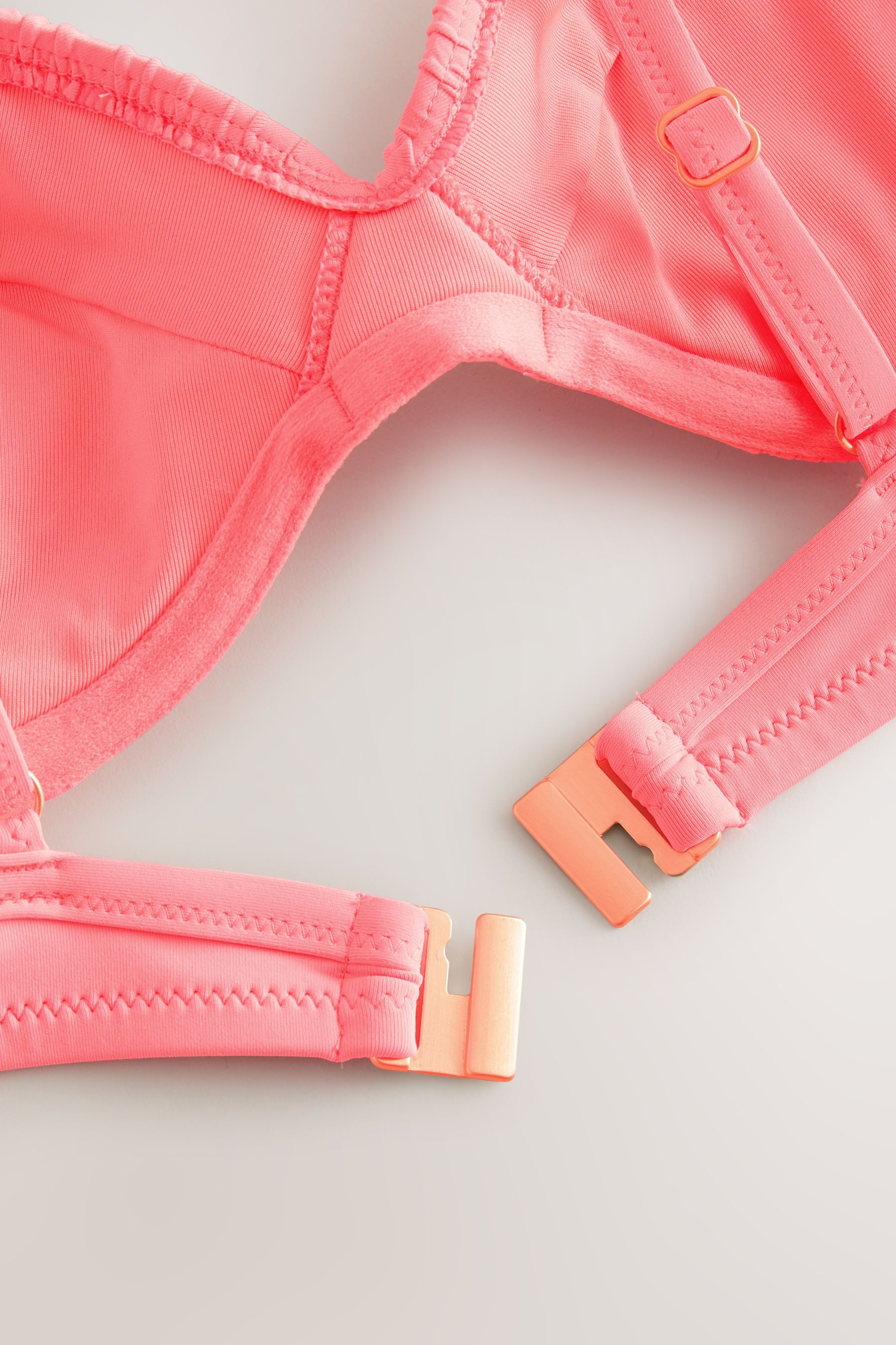 Next Bügel-Bikini-Top Gepolstertes Bikinioberteil mit Bügeln und Rüschen (1-St)