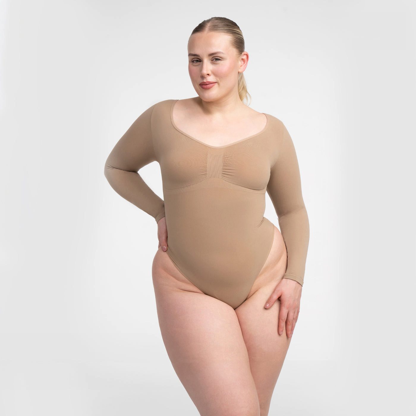 Creamy Fabrics Miederbody Bodysuit Sculpting Shapewear Longsleeve mit String-Beige-4XL (1-tlg) Figurformend