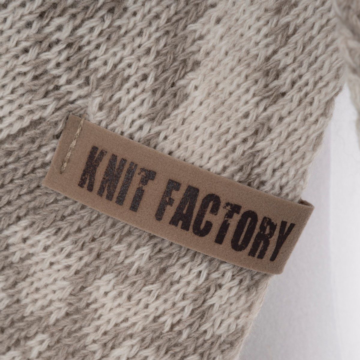 Knit Factory Strickschal Lea Dreiecksschal Beige Iced Clay 190x85 cm Mix, (Set, 1-St. Spar-Set), Schal Damen Herren set loop tücher schals winter Strick Mode herbst