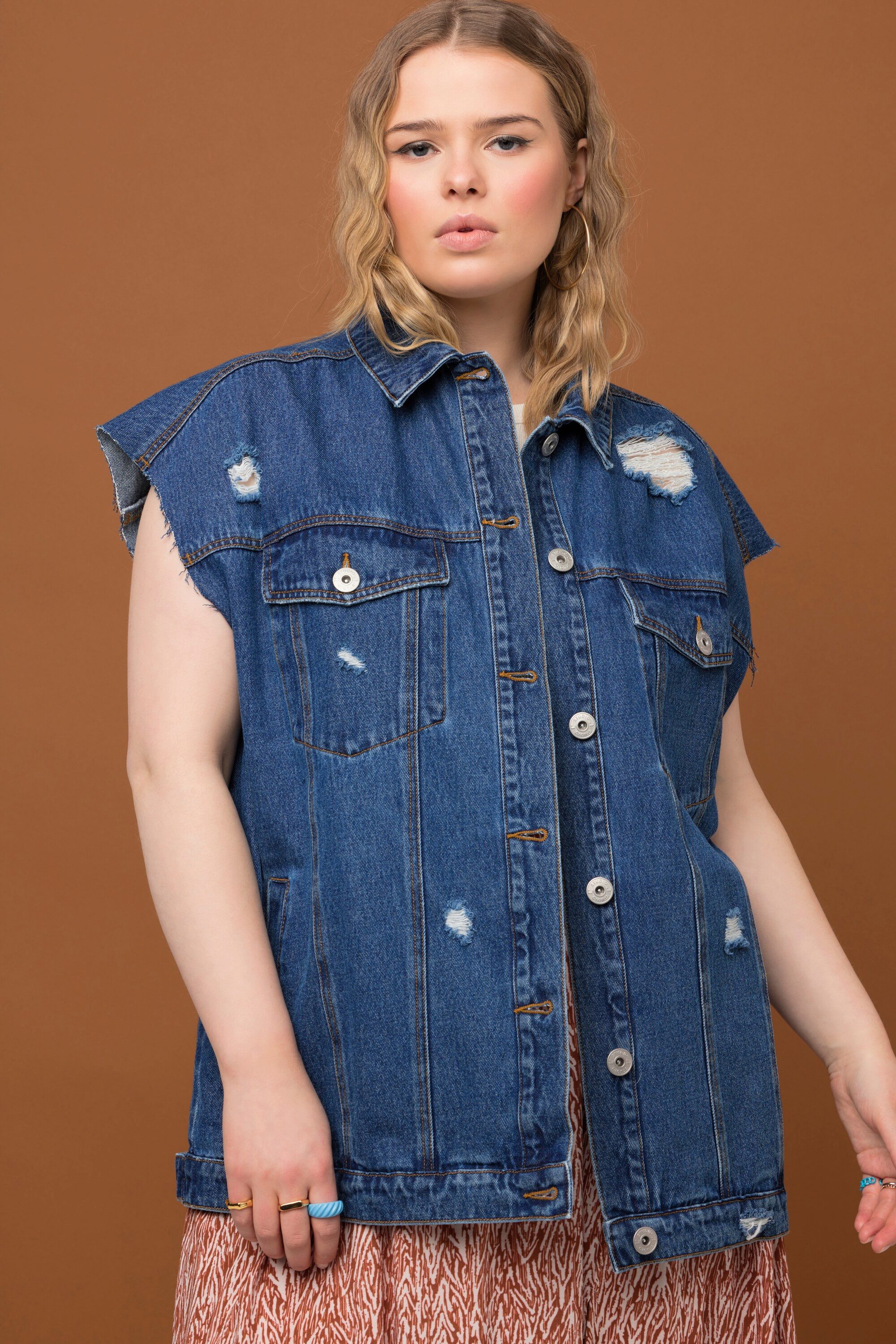 Studio Untold Steppweste Jeansweste oversized Destroy-Effekte Hemdkragen
