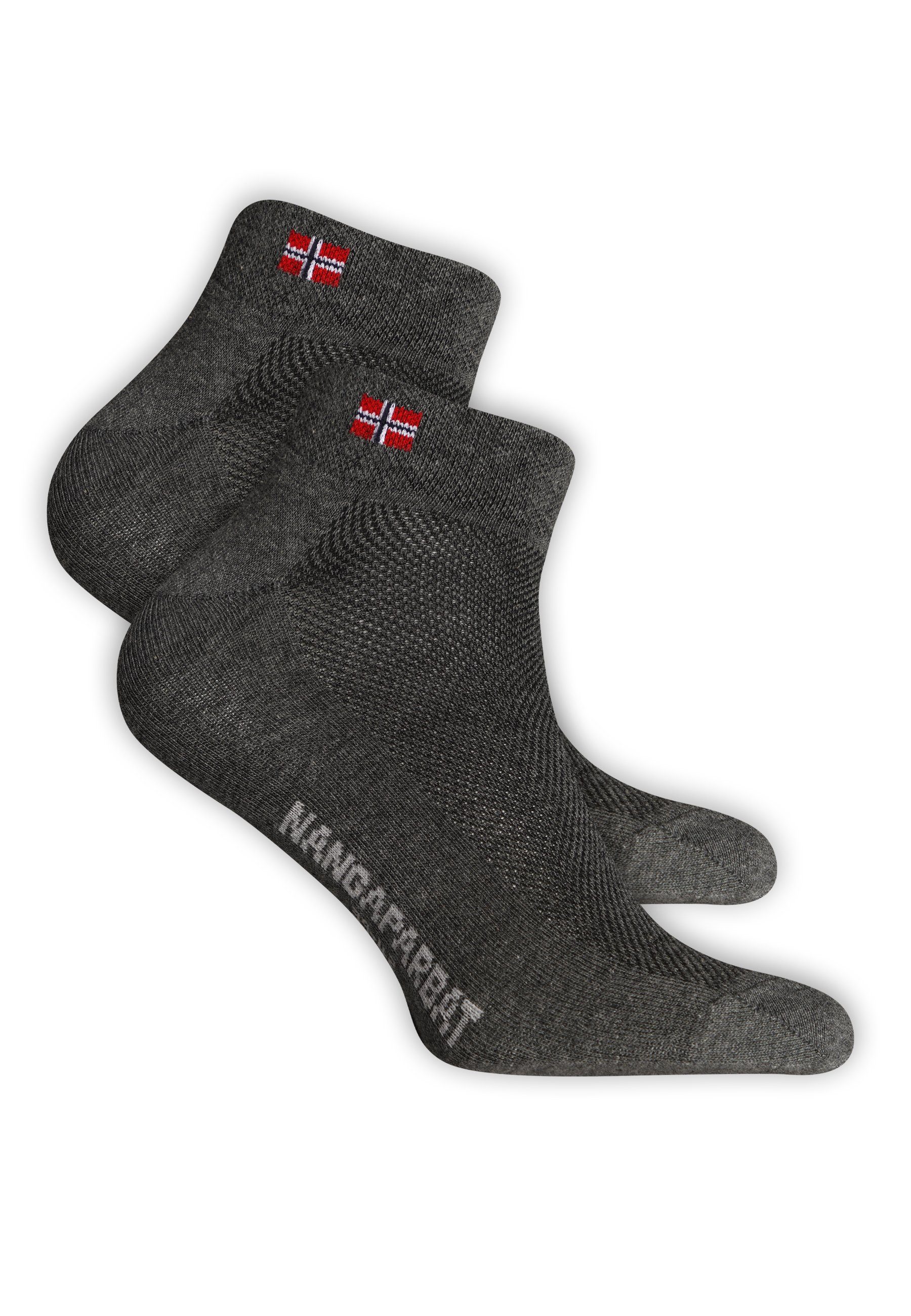 NANGAPARBAT Socken mit komfortabler Trittdämpfung dunkelgrau