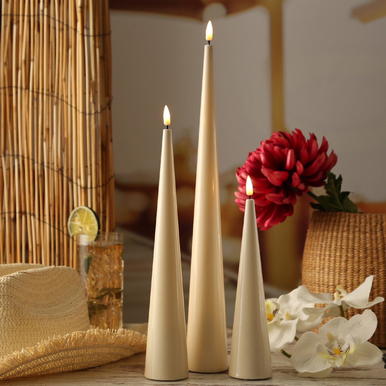 Deluxe Homeart LED-Kerze LED Kegelkerze Lea Deluxe Lack Kegelform flackernd H: 38cm creme (1-tlg)