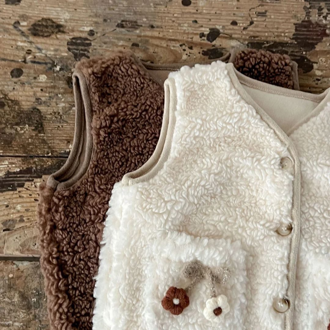 suebidou Plüschweste Süße Teddy Weste Sherpa Weste mit Blumen Applikation unifarben