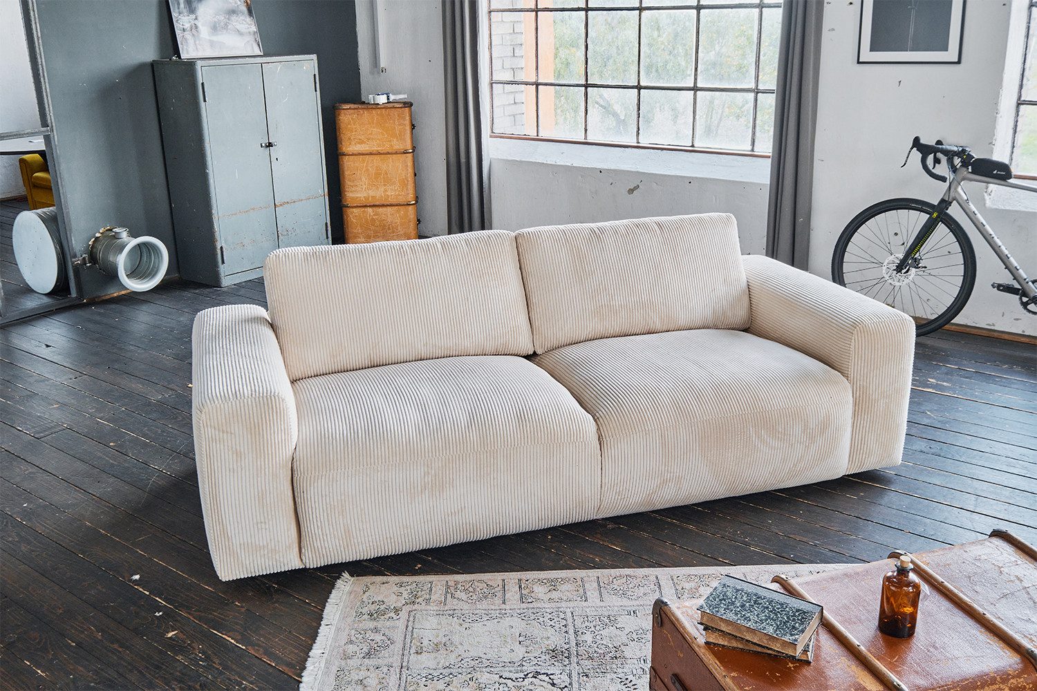 KAWOLA Sofa BODHI Cord Couch - Gemütlichkeit - Wohnzimmer Sofa - 3 Sitzer, Modernes Sofa für Drei, hochwertiger Bezug, toller Sitzkomfort – Bild 3 von 5