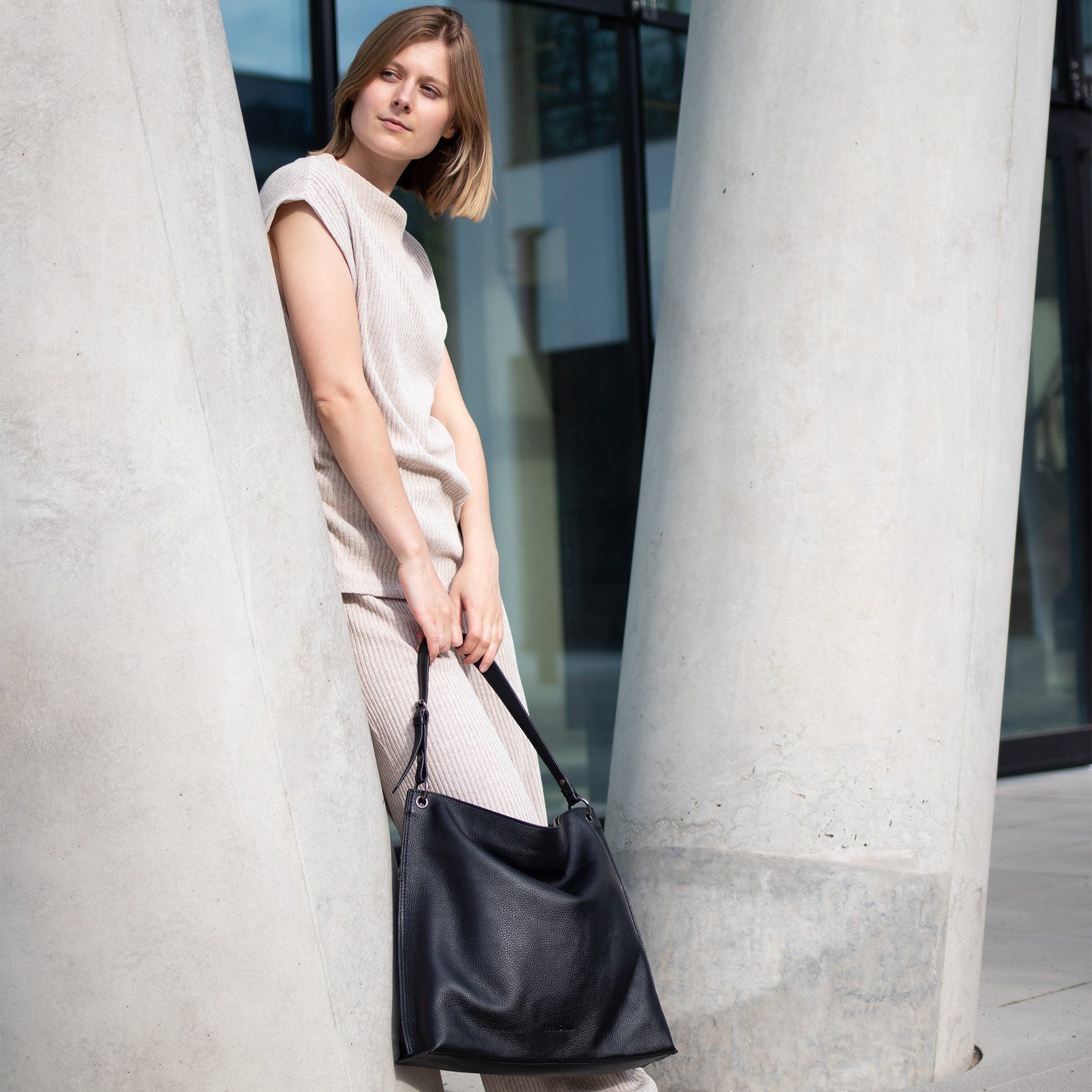 FEYNSINN Umhängetasche echt Leder Hobo Beutel Schultertasche groß schwarz, Schultertasche Echtleder für Damen, Handtasche schwarz