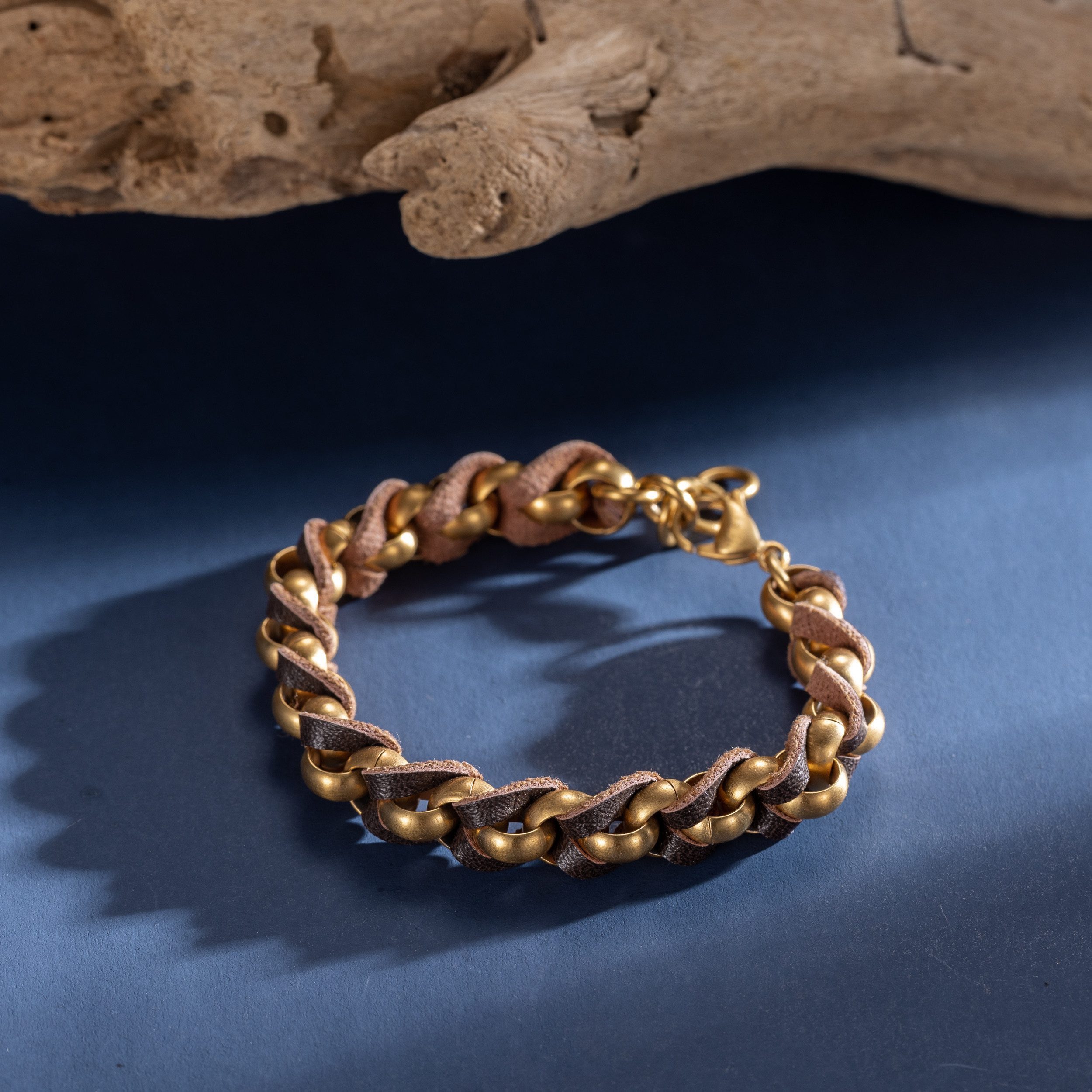 M-Diamant Wickelarmband WOVEN in rosegold mattem Edelstahl mit braunem Leder durchflochten, verstellbar von 20 - 22 cm