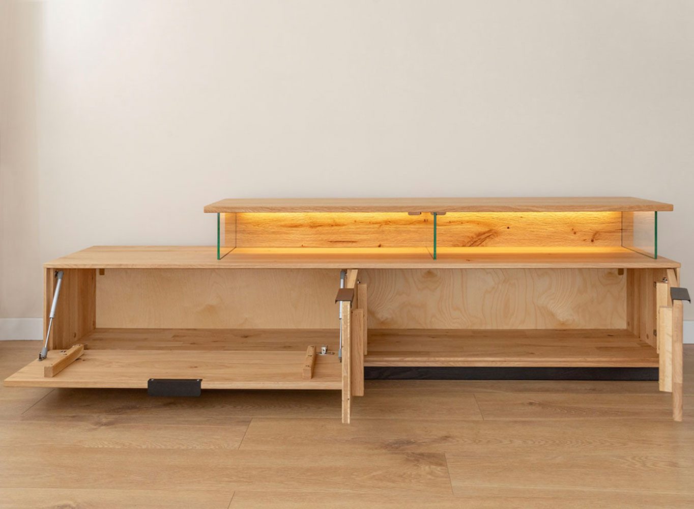 Feldmann-Wohnen Wohnwand Tirano, (mit Türen, mit Einlegeböden, mit Glaseinsatz, 2-St., Massivholz, geölte Oberfläche), 2-teilig Massivholz geölt Eiche Natur