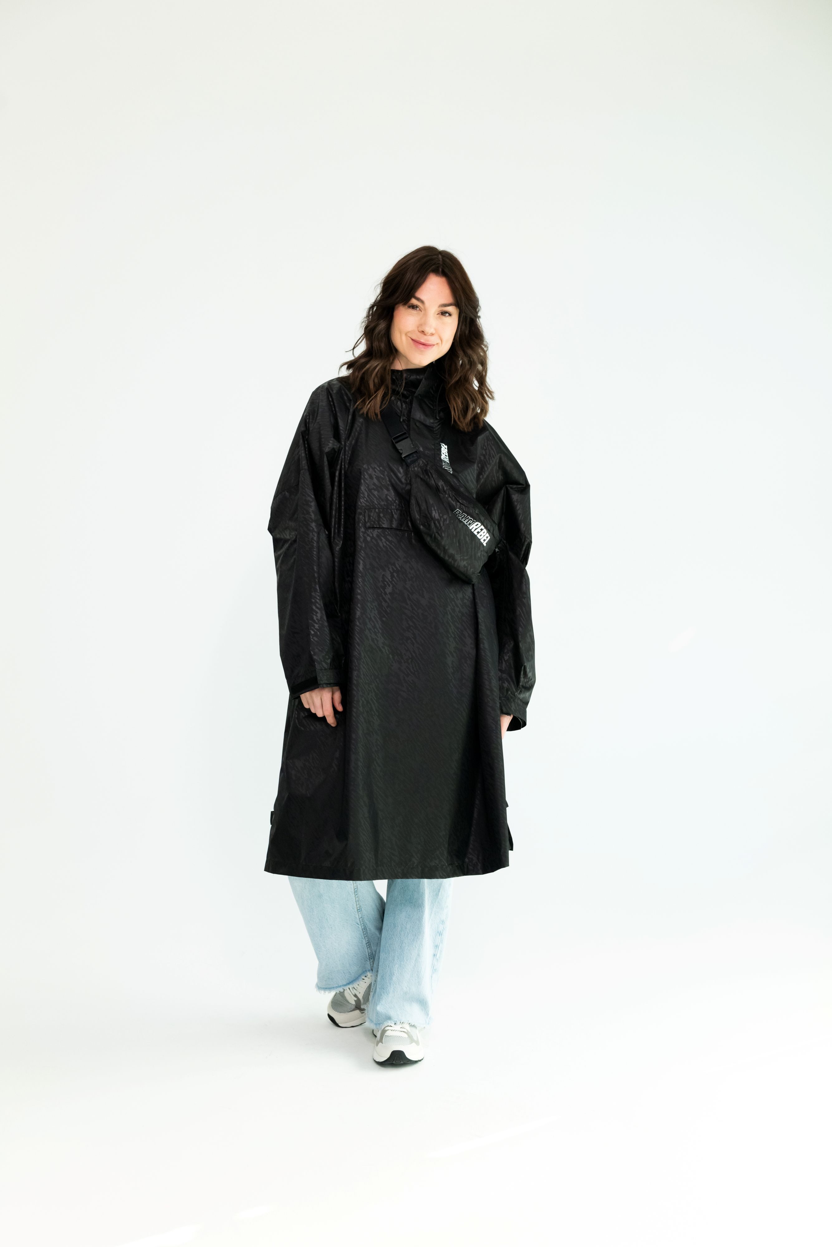 RAINREBEL Regenponcho NOIR by Alena Gerber