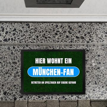 Fußmatte Hier wohnt ein München-Fan Fußmatte in 35x50 cm mit Rasenmotiv, speecheese