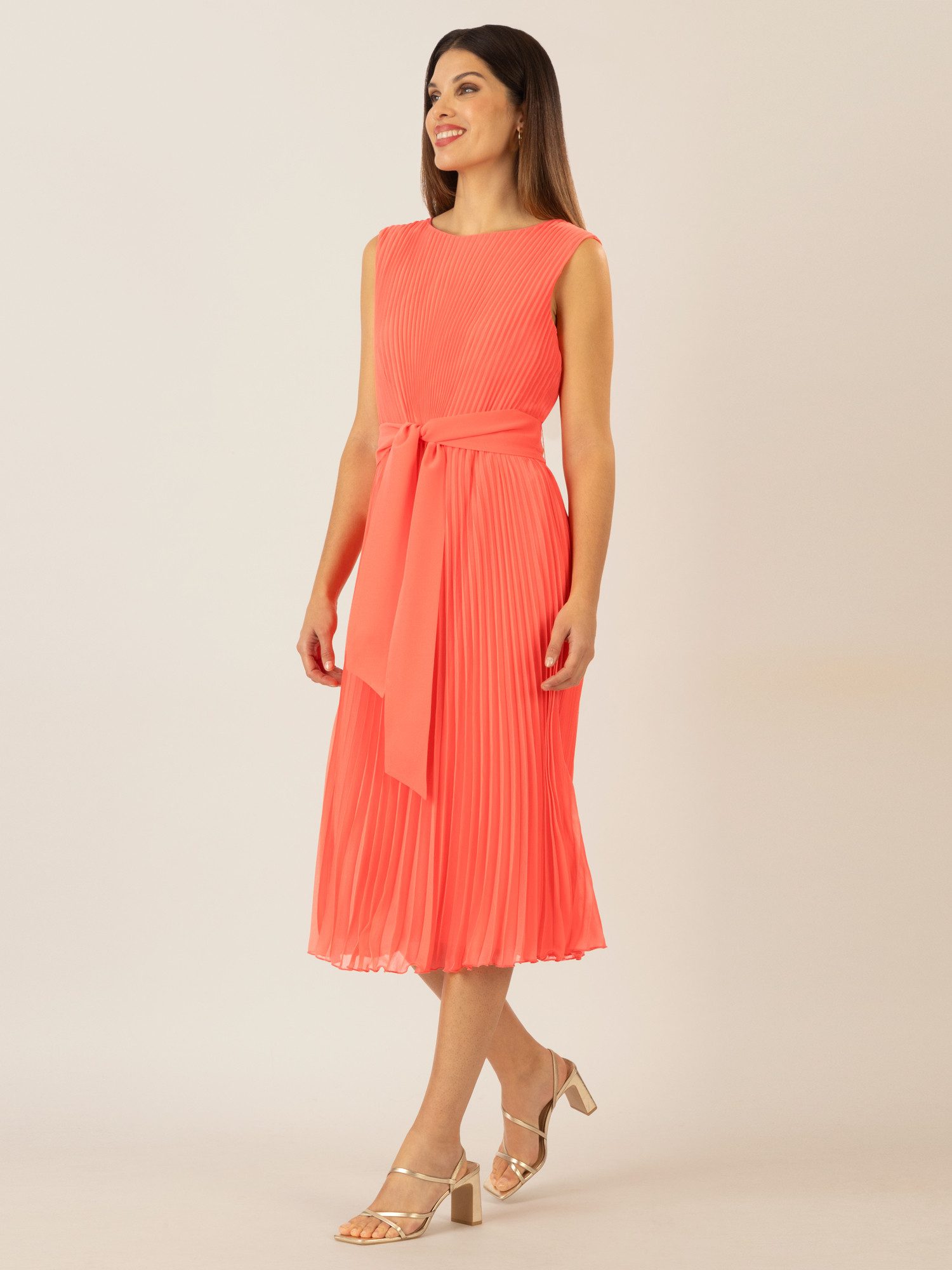 Damen Leinen-Midikleid - Plissee mit 3/4-Ärmeln