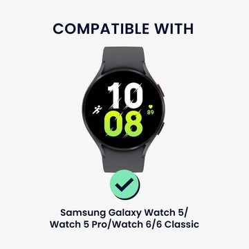 kwmobile Uhrenarmband Ersatzarmband für Samsung Galaxy Watch 5 / Watch 5 Pro / Watch 6 / 6, Fitnesstracker Band aus Silikon - Carbon Print Band für Smartwatch