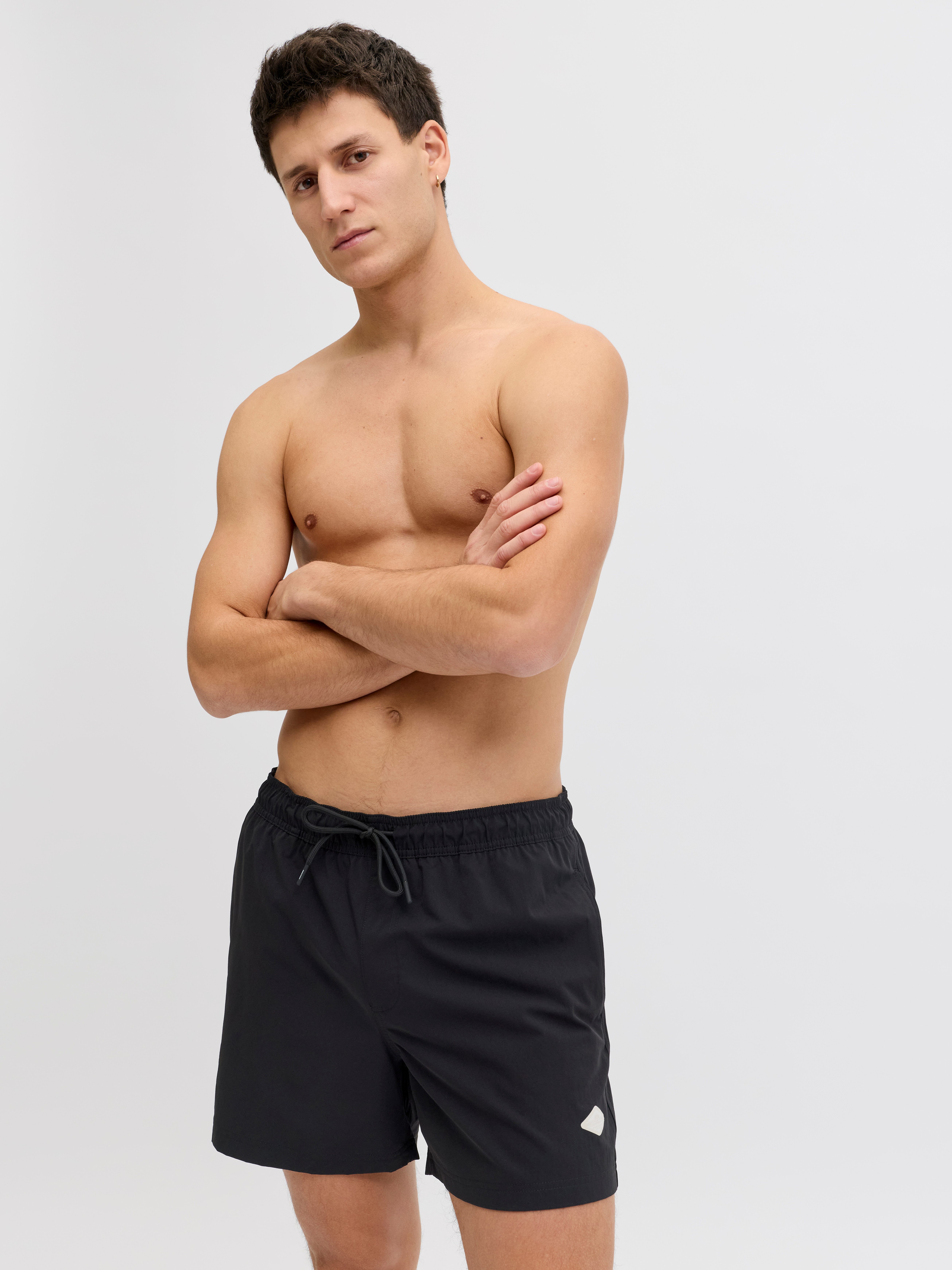 Jack & Jones Badeshorts JPSTMAUI TROPIC SOLID SWIM SHORTS SN Kunstfaser, normal geschnitten