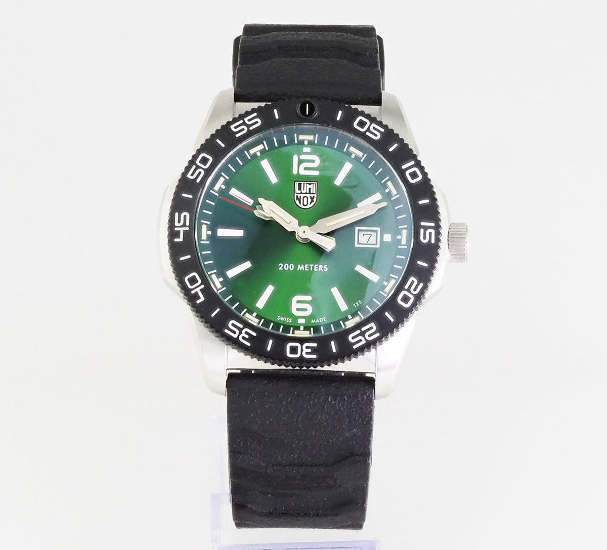Luminox Schweizer Uhr Herren Uhr XS.3121 Pacific Diver 45 mm, Saphirglas mit Antireflexbeschichtung