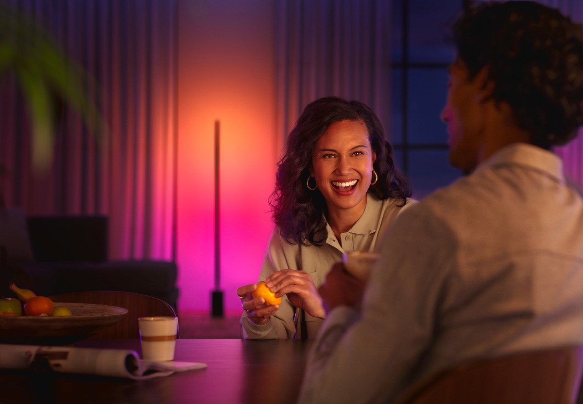 Philips Hue LED Signe Gradient fest Stehleuchte, integriert Stehlampe LED