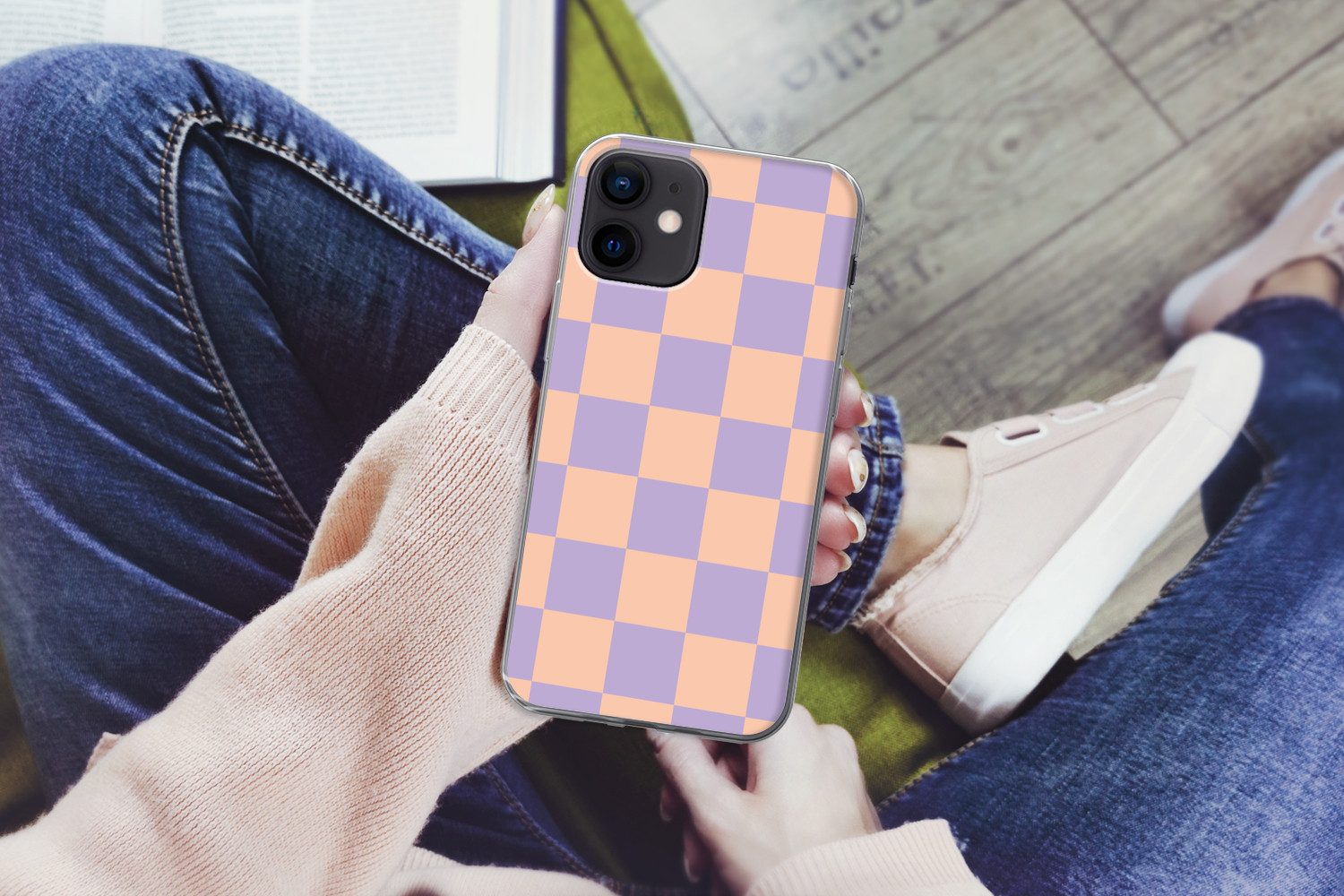MuchoWow Handyhülle für Apple iPhone 12 mini Schachbrettmuster - Lila - Rosa - Würfel, Smartphone-Bumper, Print, Handy Schutzhülle Dünn