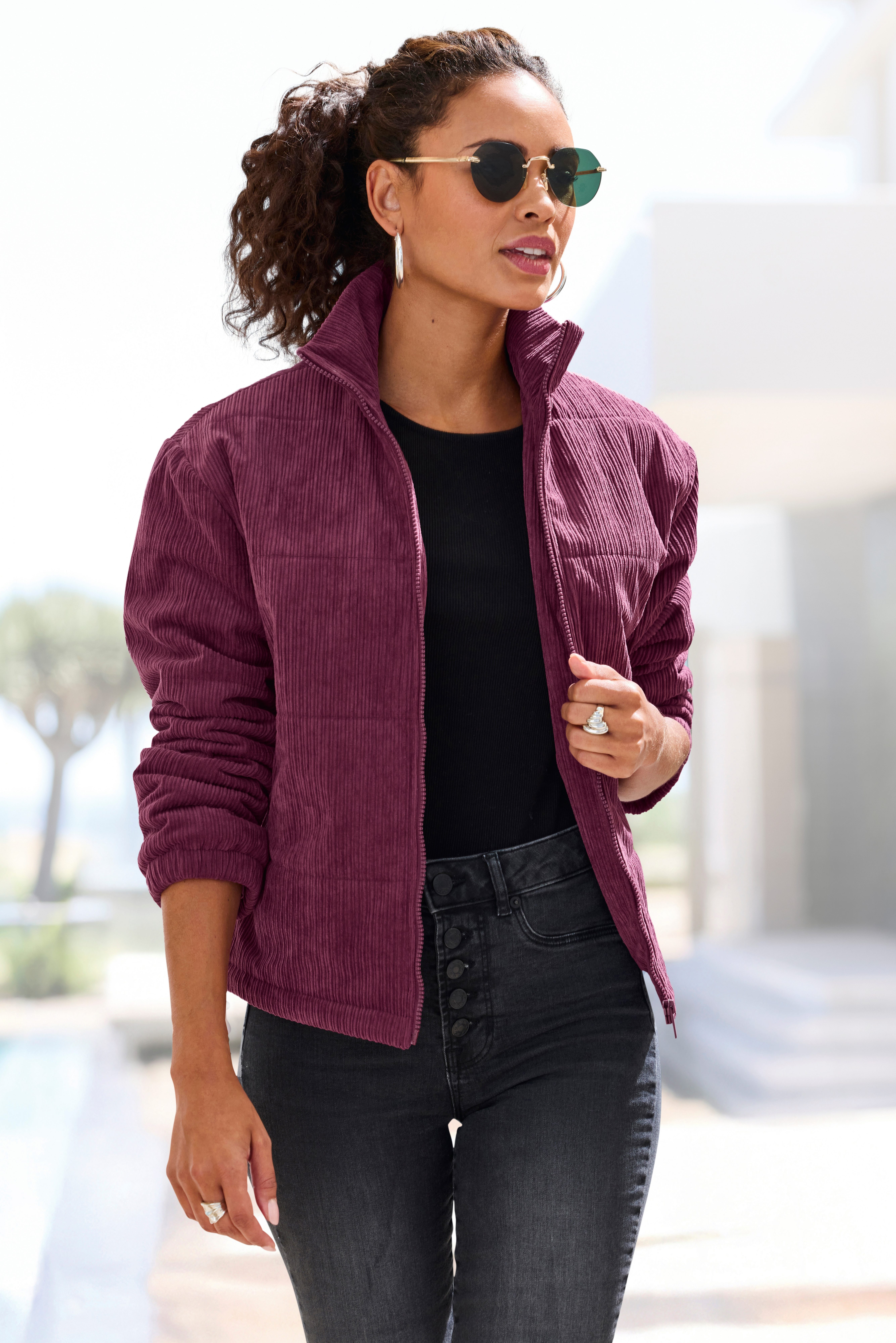 Buffalo Cordjacke mit Reißverschluss und Eingrifftaschen Leicht wattierte Übergangsjacke aus weichem Cordstoff, Frühlingsjacke