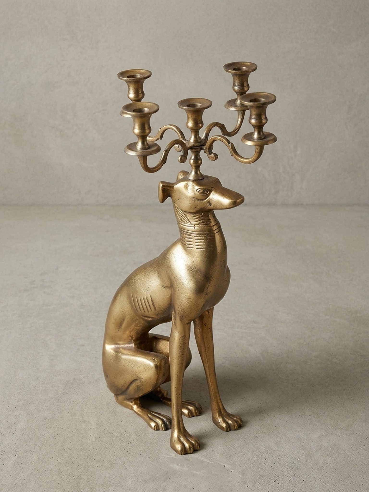 KADIMA DESIGN Dekofigur Kerzenhalter Windhund Aluminium Gold 69 cm 5-armiger Kerzenleuchter, (Wohnaccessoire Hund)
