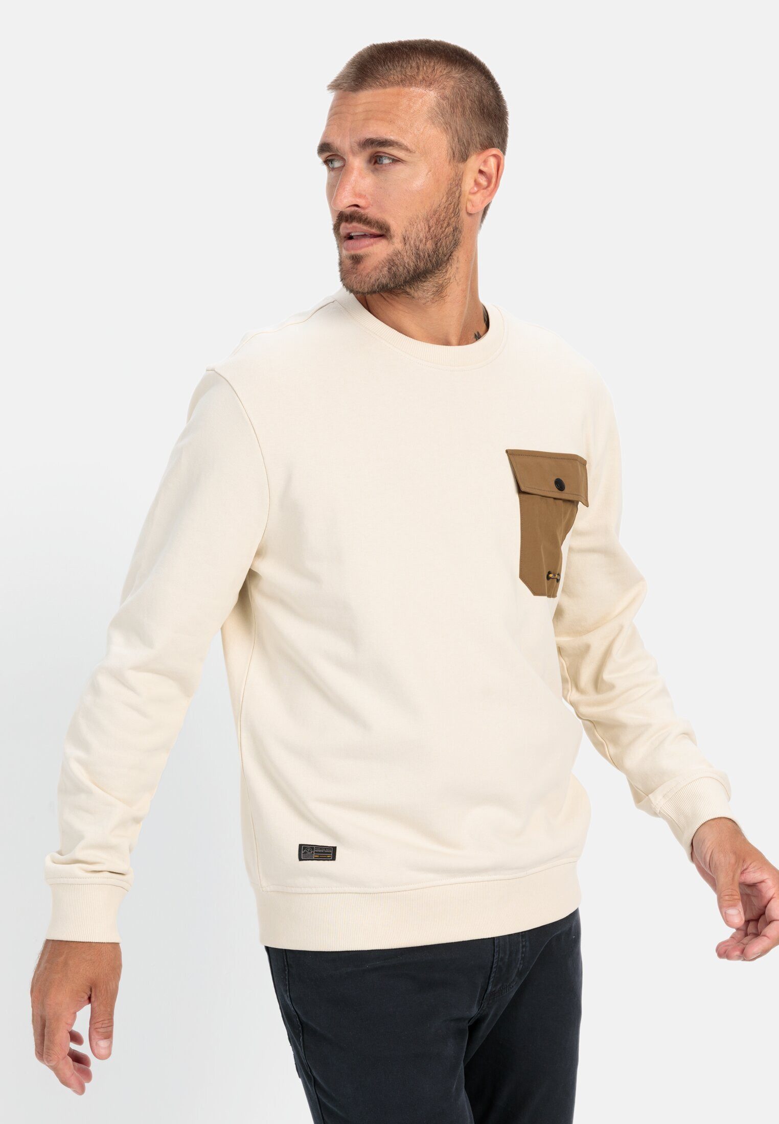Rundhalspullover mit Brusttasche