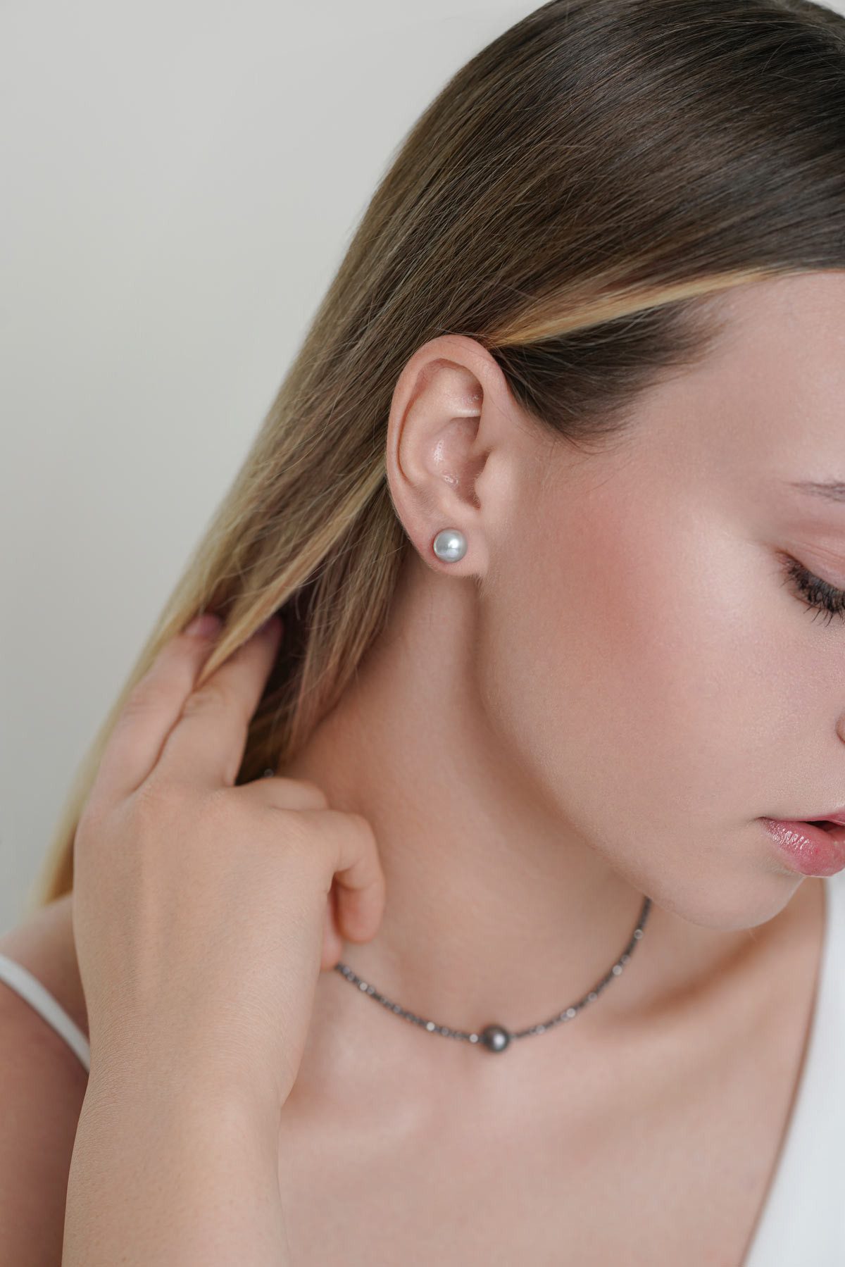 Gaura Pearls Paar Ohrstecker Perlenohrstecker grau 8.5-9 mm, Button, echte günstig online kaufen