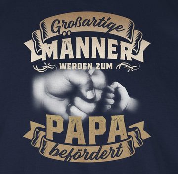 Shirtracer T-Shirt Großartige Männer werden zum Papa befördert - Geschenk Geburt Väter Vatertag Geschenk für Papa