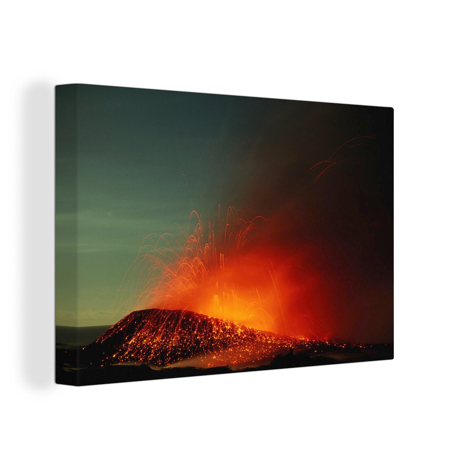 OneMillionCanvasses® Leinwandbild Wilde Vulkaneruption unter 30x20 Aufhängefertig, Wanddeko, Wandbild (1 cm grünem Himmel, St), Leinwandbilder