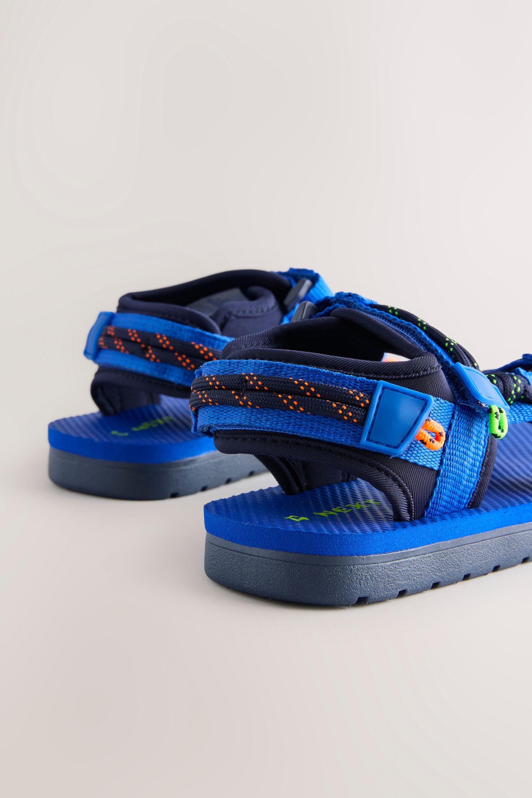 Next Trekking-Sandalen mit Klettverschluss Sandale (1-tlg)