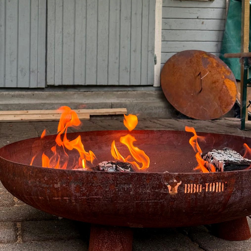 BBQ-Toro Feuerschale Ø 60 cm, Rostoptik, Outdoor Dreibein Feuerstelle für Garten/Terrasse, (4-St), mit Griffen