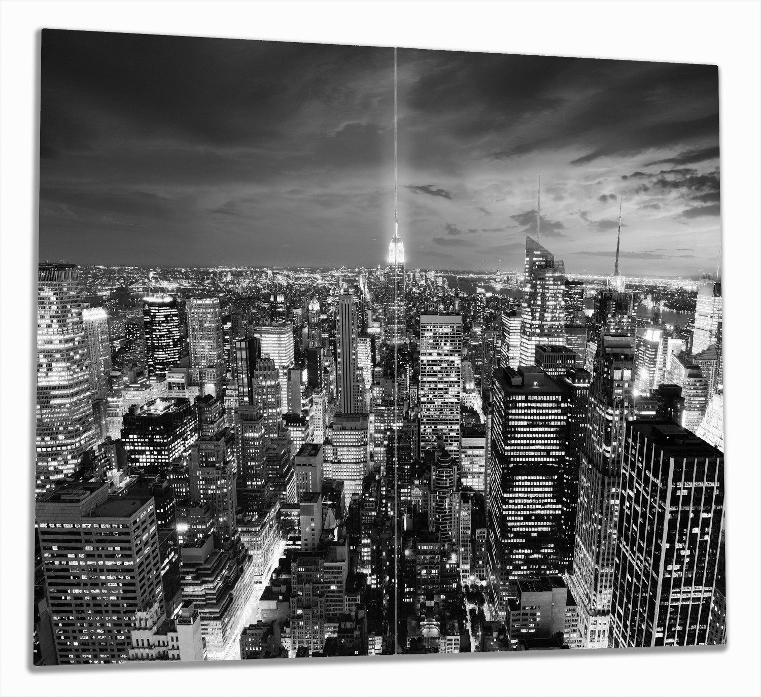 Wallario Herd-Abdeckplatte New York bei Nacht - Panoramablick über die Stadt - schwarzweiß, ESG-Sicherheitsglas, (Glasplatte, 2 tlg., inkl. 5mm Noppen), verschiedene Größen | Herdabdeckplatten