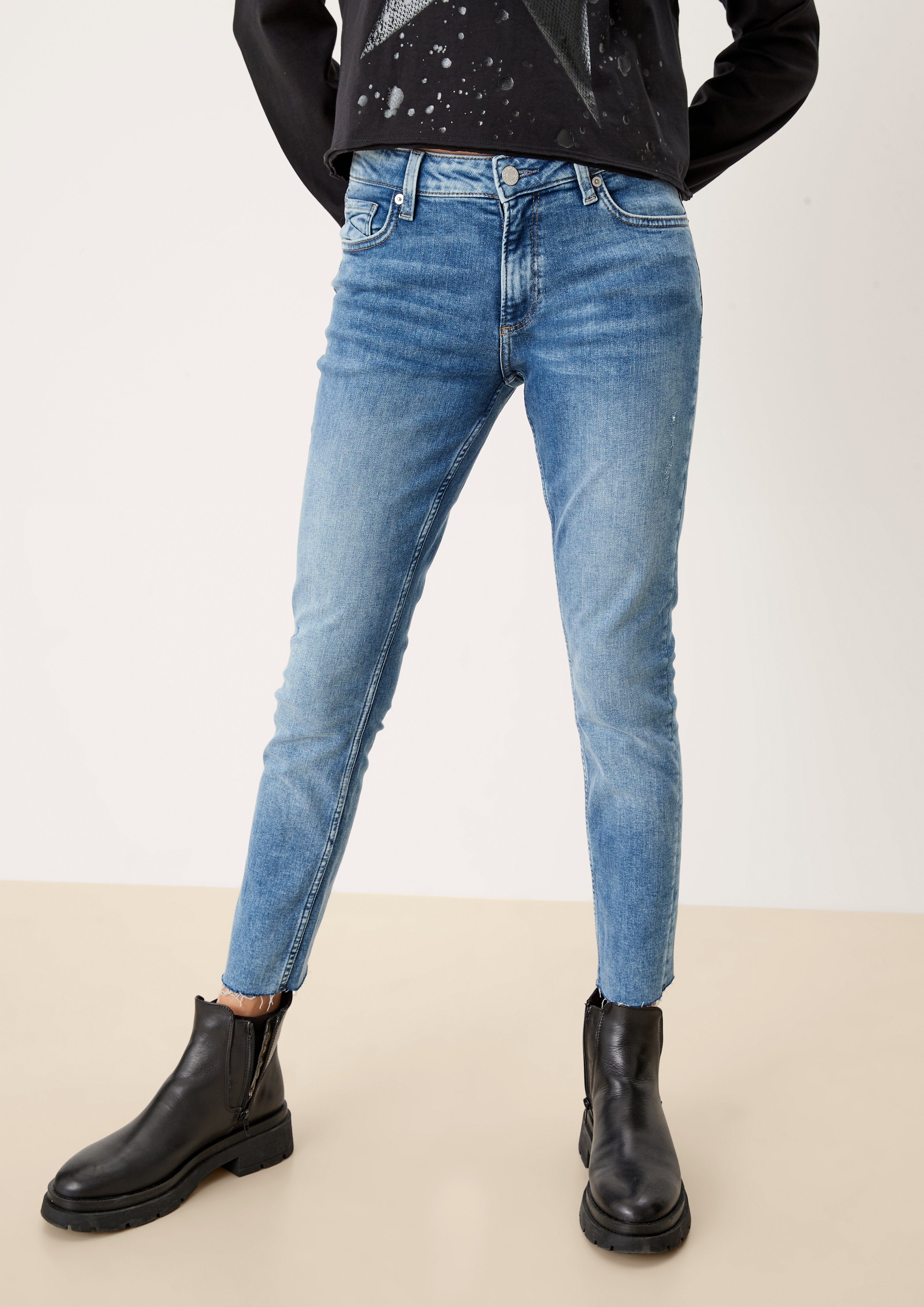Q/S by s.Oliver 7/8-Hose »Slim: 7/8-Jeans« (1-tlg) Waschung, Leder-Patch  online kaufen | OTTO