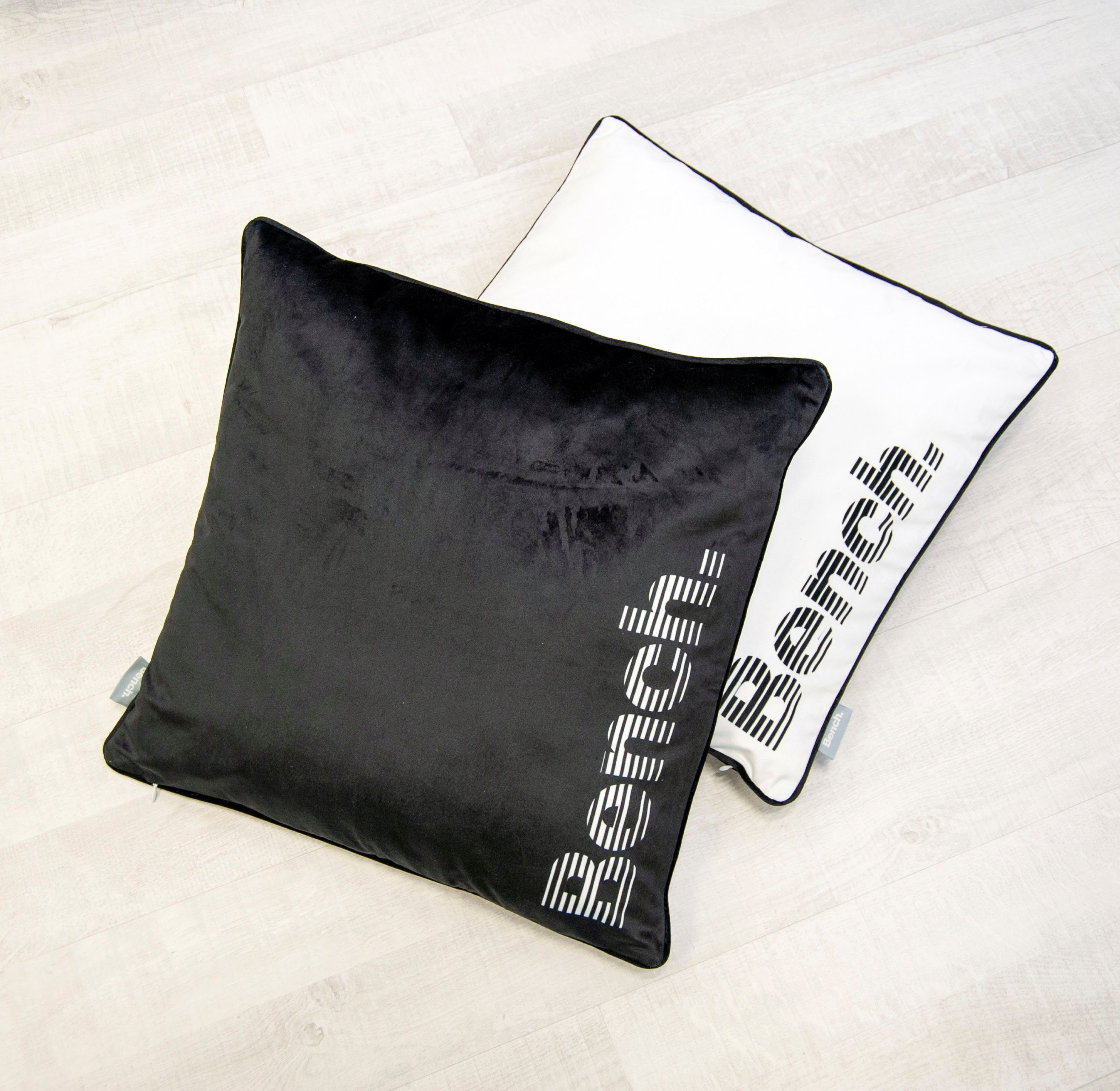 Bench. Dekokissen Bench, Kissenhülle mit Wendemotiv günstig online kaufen