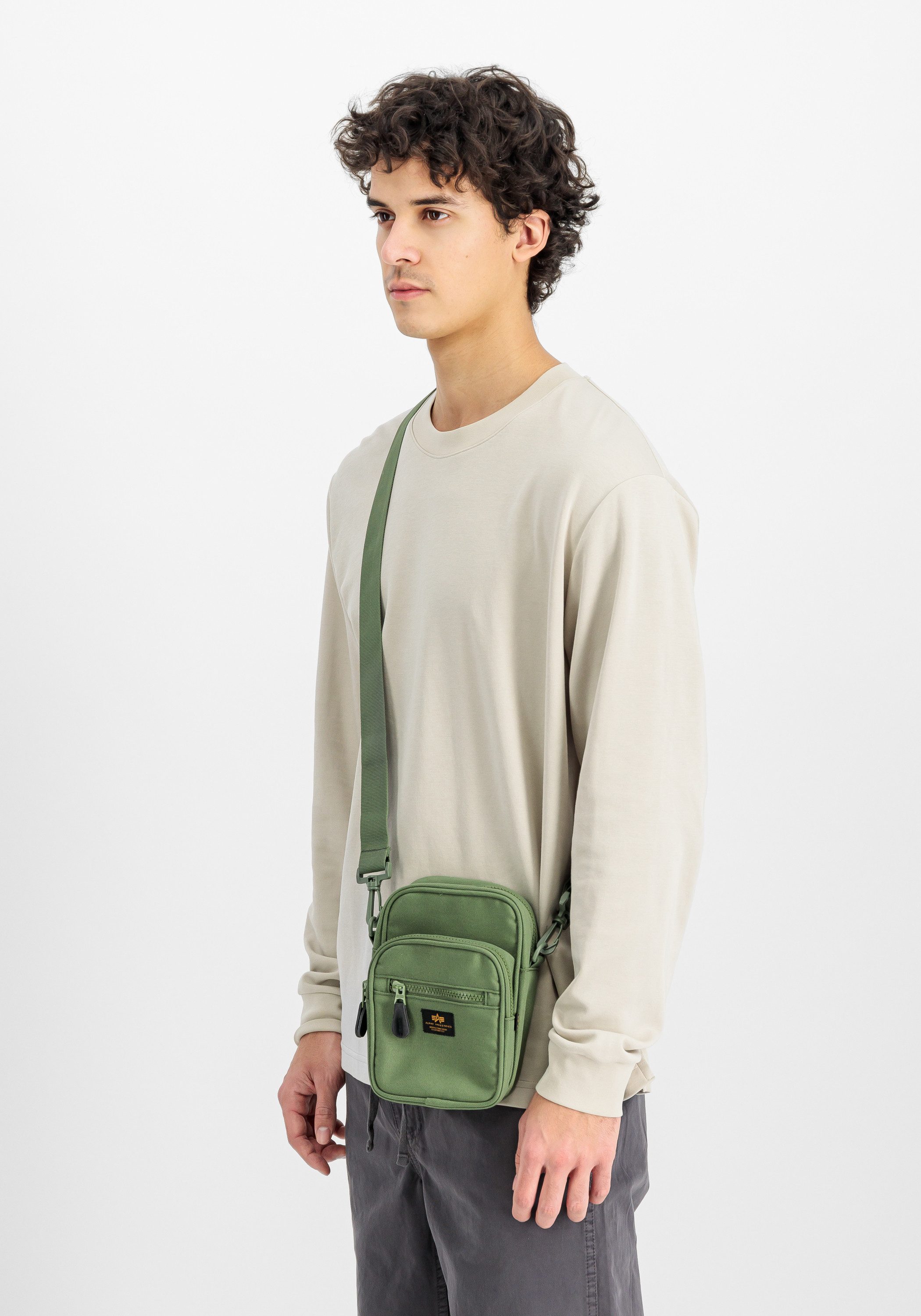 Alpha Industries Umhängetasche Label Messenger Bag S