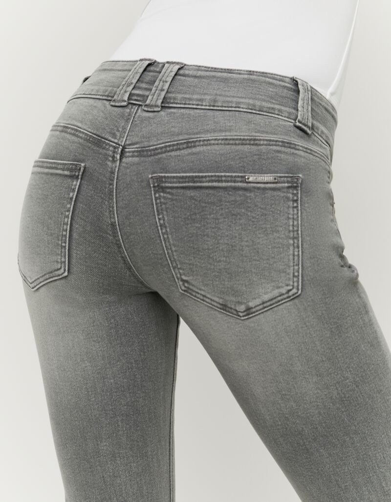 Tally Weijl Bootcut-Jeans SPADECYNTIA Baumwollmischung, Low Waist, mit doppeltem Knopf am breiten Bund