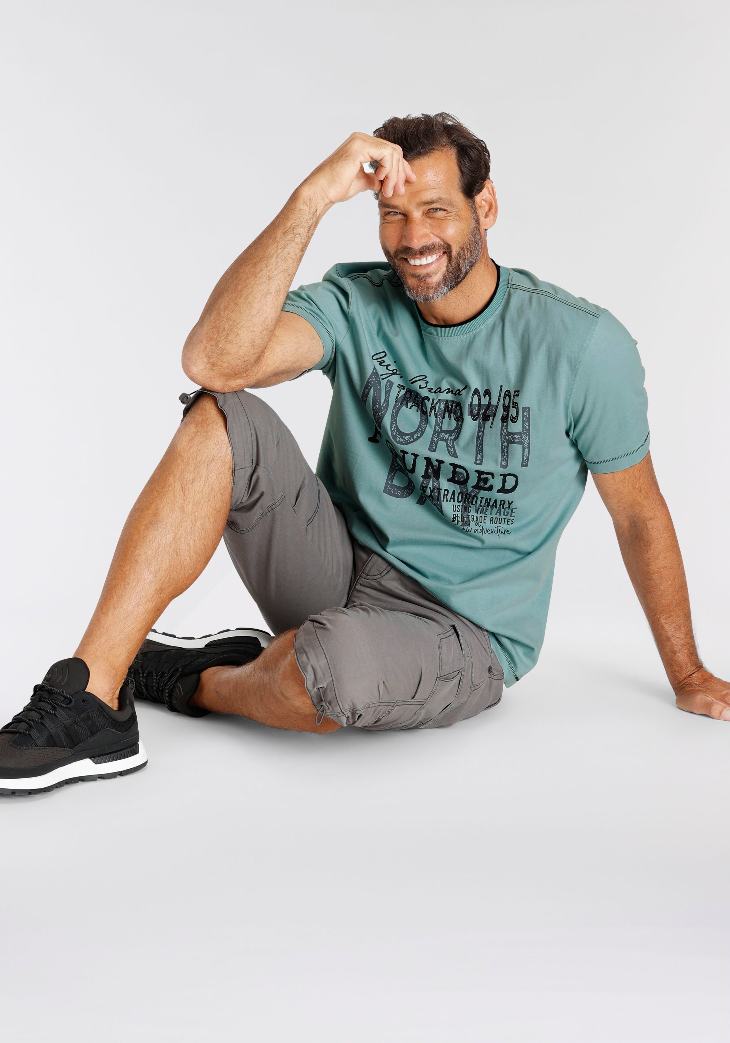 Man's World T-Shirt Kurzarm, lässige Passform, mit coolem Print, Rundhalsausschnitt – Bild 5 von 5