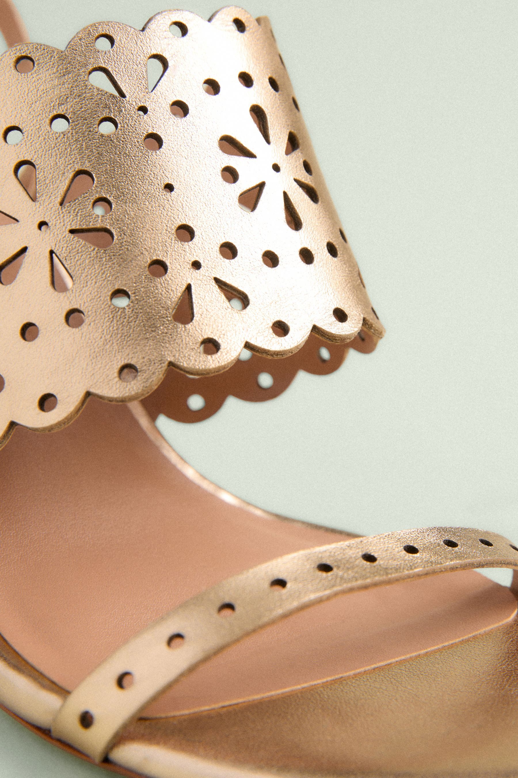 Next Runde Tabitha Simmons x Next Dahlia Sandaletten High-Heel-Sandalette (1-tlg)