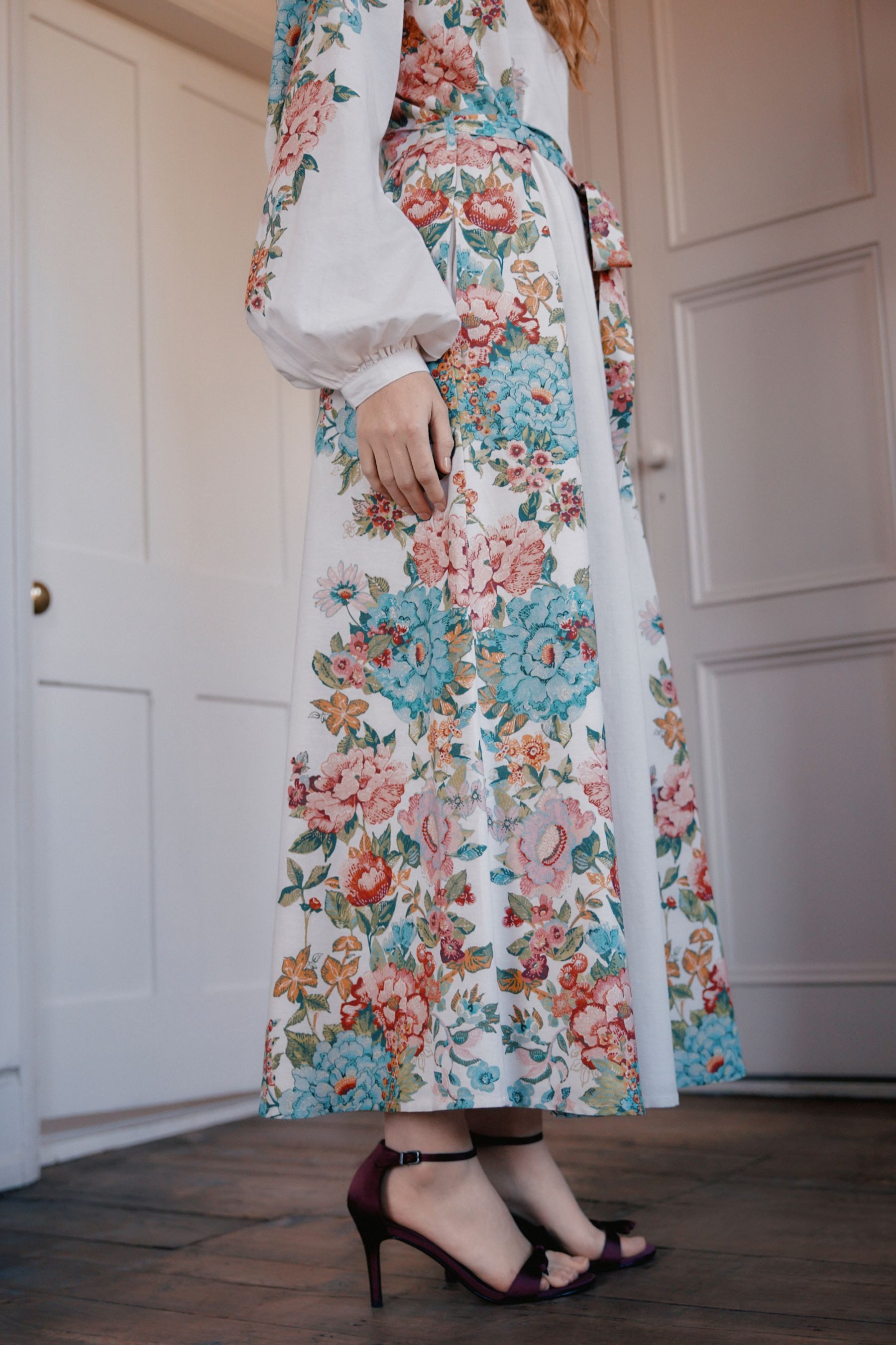 LAURA ASHLEY Maxikleid Laura Ashley Maxikleid mit Lavington-Print (1-tlg)