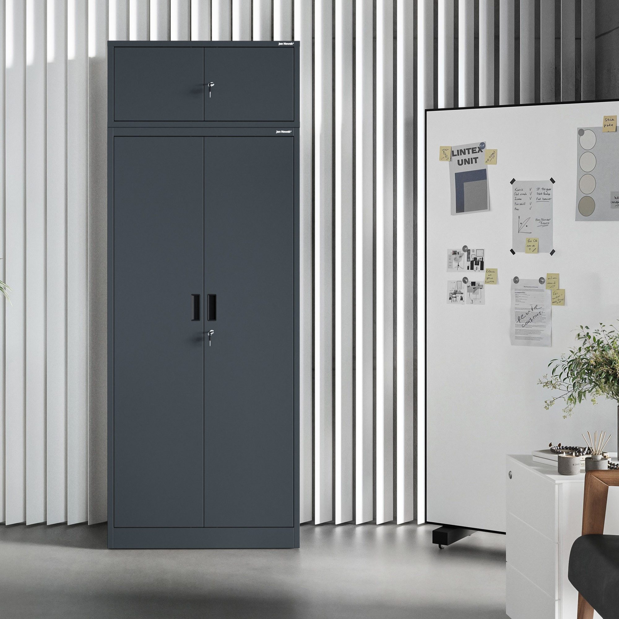 Jan Nowak Aktenschrank Metall Büroschrank abschließbar 80 cm JAN Compact 4 Böden Stahl (Stahl 0,6 mm Wandmontage möglich PZH-zertifiziert kompakt) Ordnerschrank Schloss 2 Schlüssel kompakt Werkstatt 4 Farben