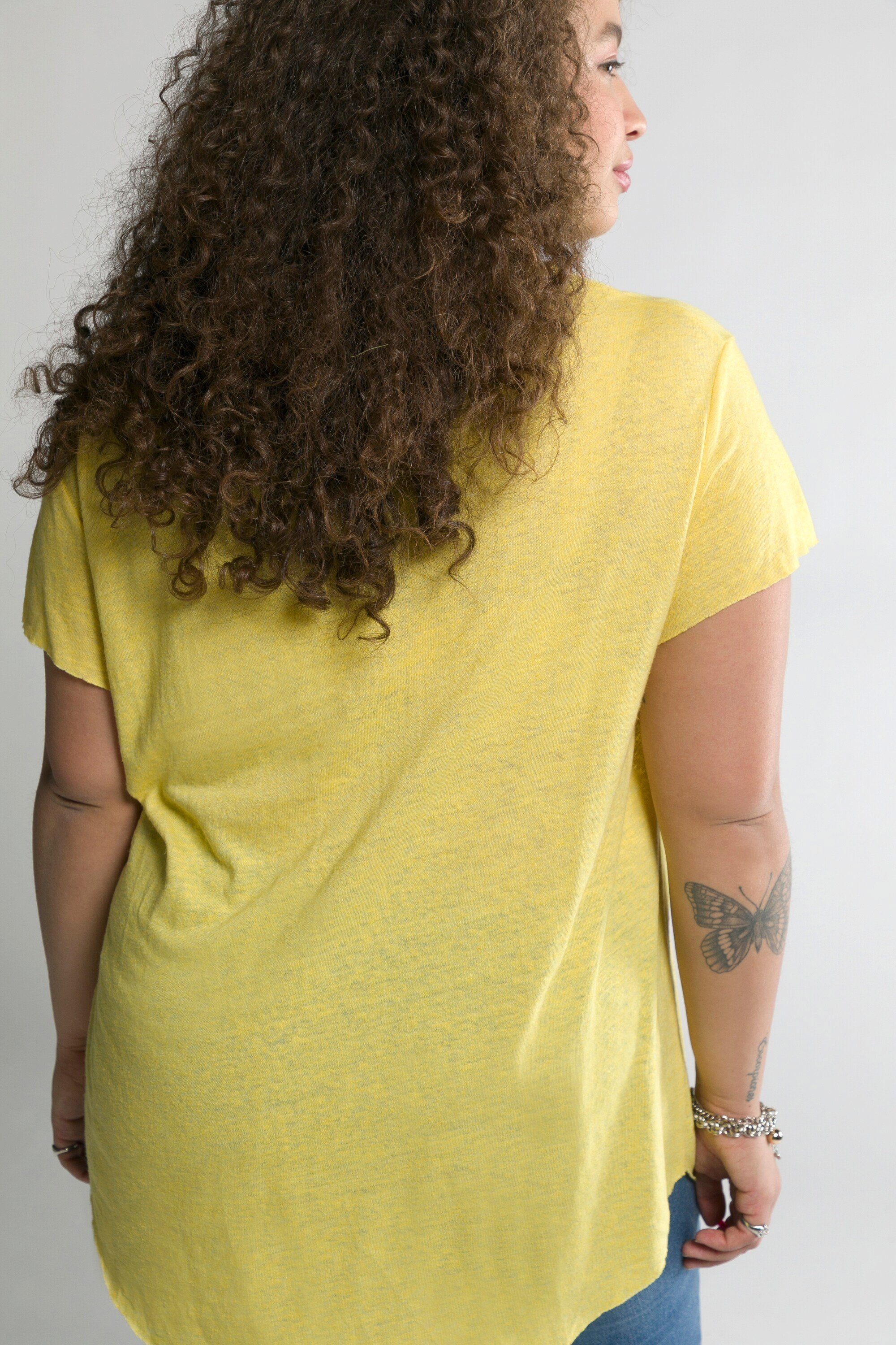 gelb Halbarm geschnitten Untold lang Rundhals Rundhalsshirt T-Shirt Studio