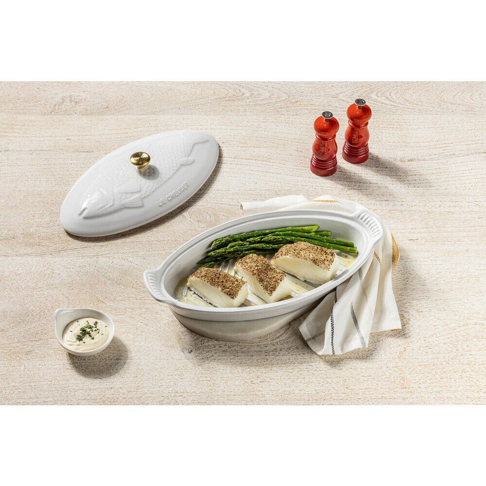 LE CREUSET Backform Fischbackform mit Deckel 34 cm Tradition White, 1,6l, Steinzeug, mikrow.- & spülm.sicher, glasiert, weiß